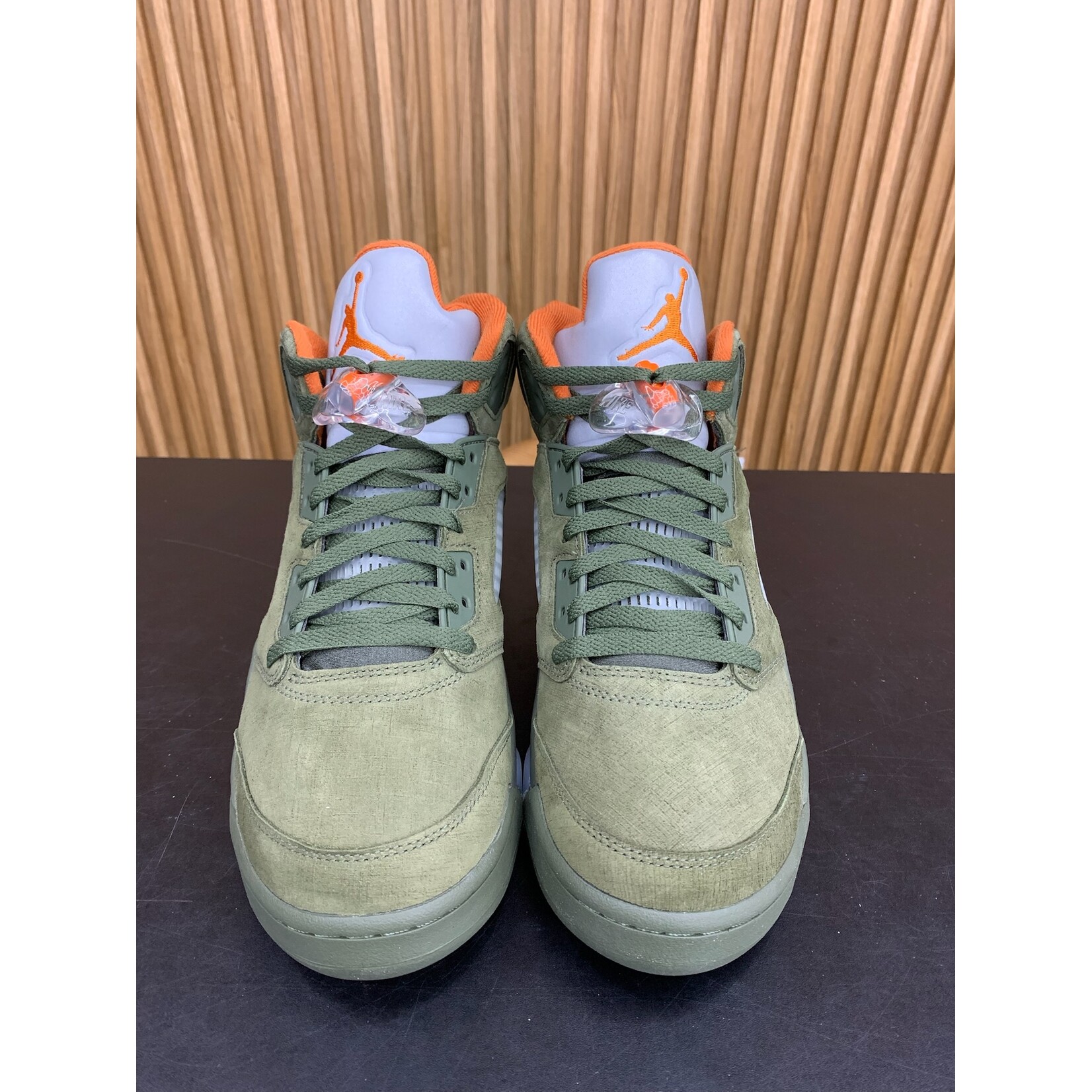 Jordan Jordan 5 Retro Olive (2024) Size 9, PREOWNED NO BOX*