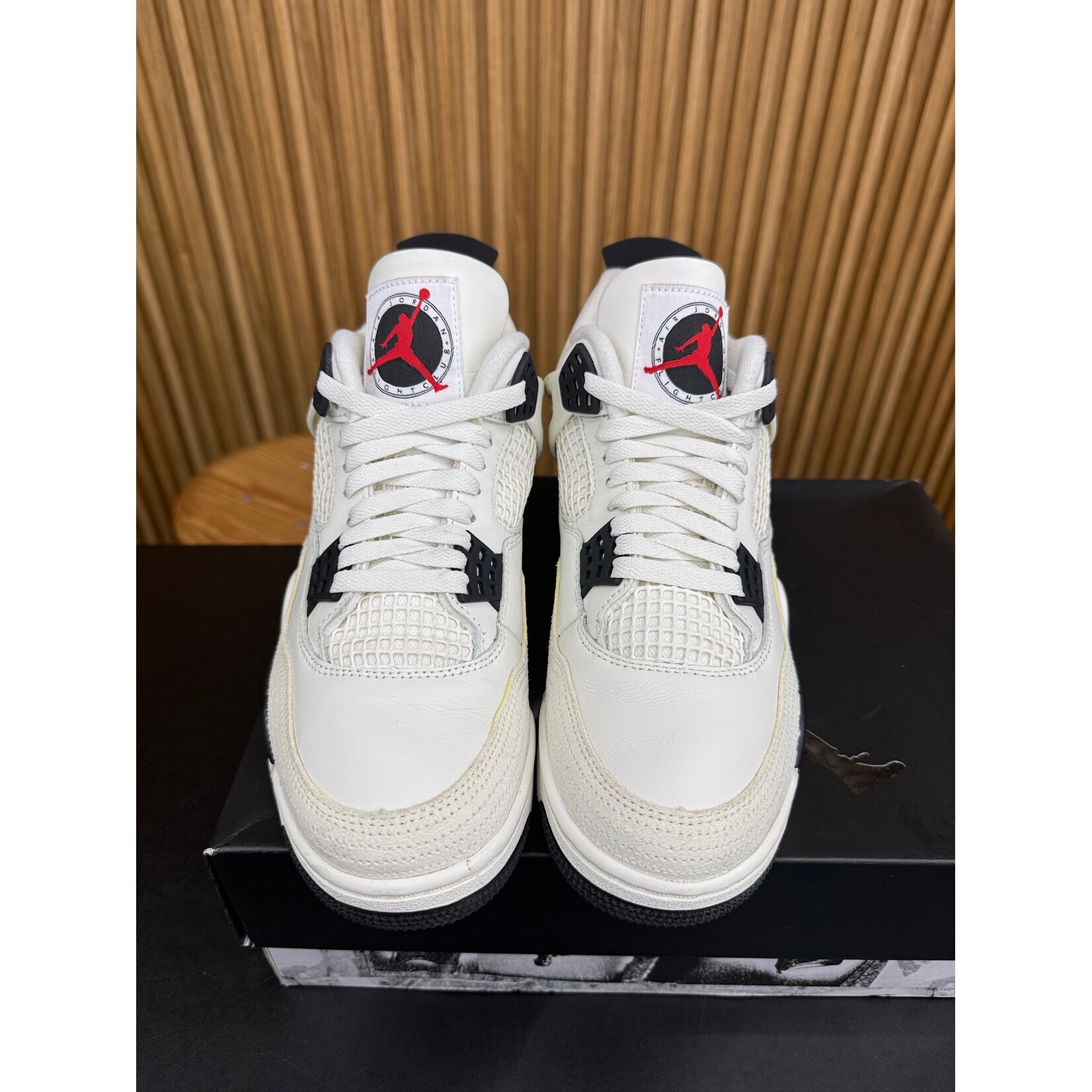 Jordan Jordan 4 Retro Flight Club Size 9, PREOWNED*