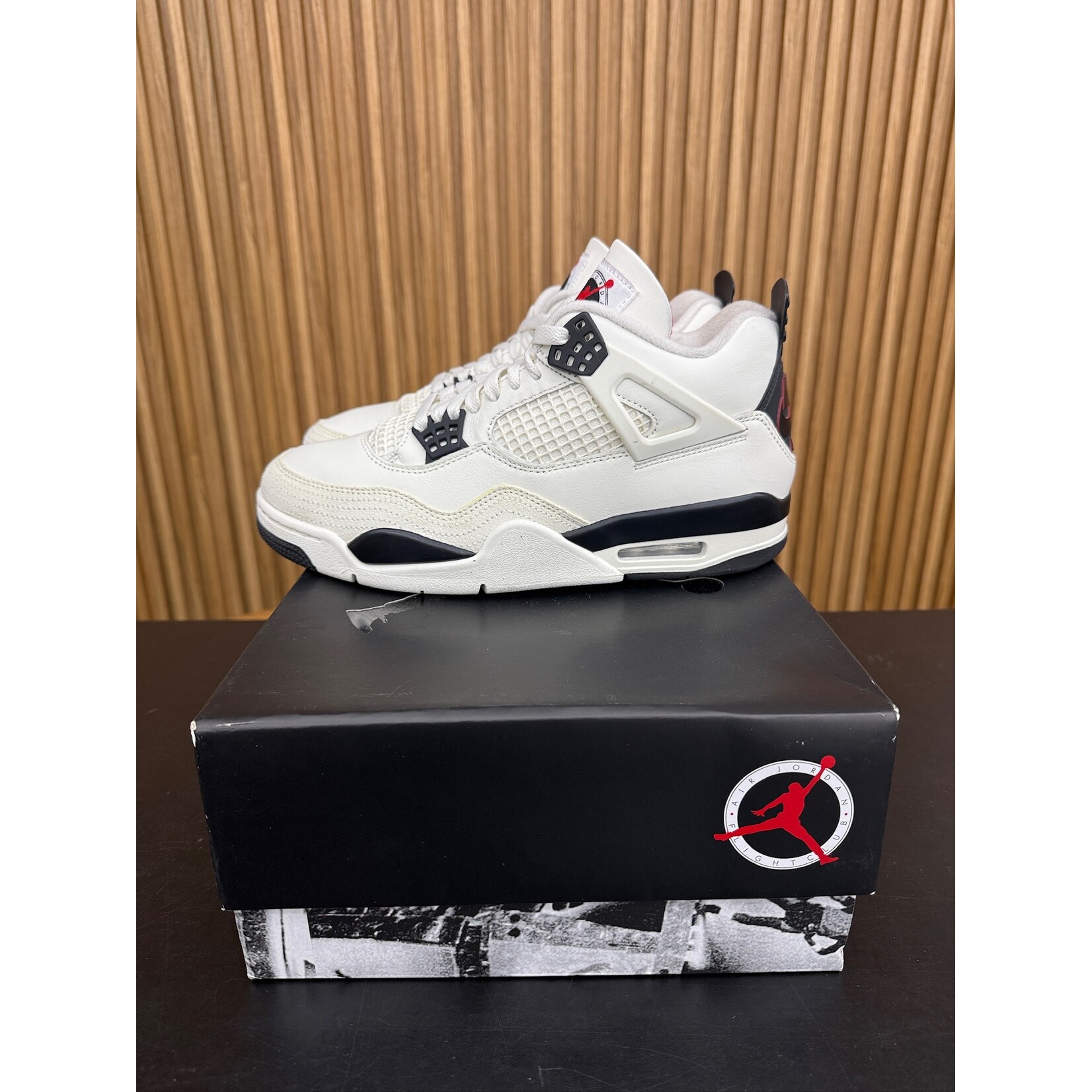 Jordan Jordan 4 Retro Flight Club Size 9, PREOWNED*