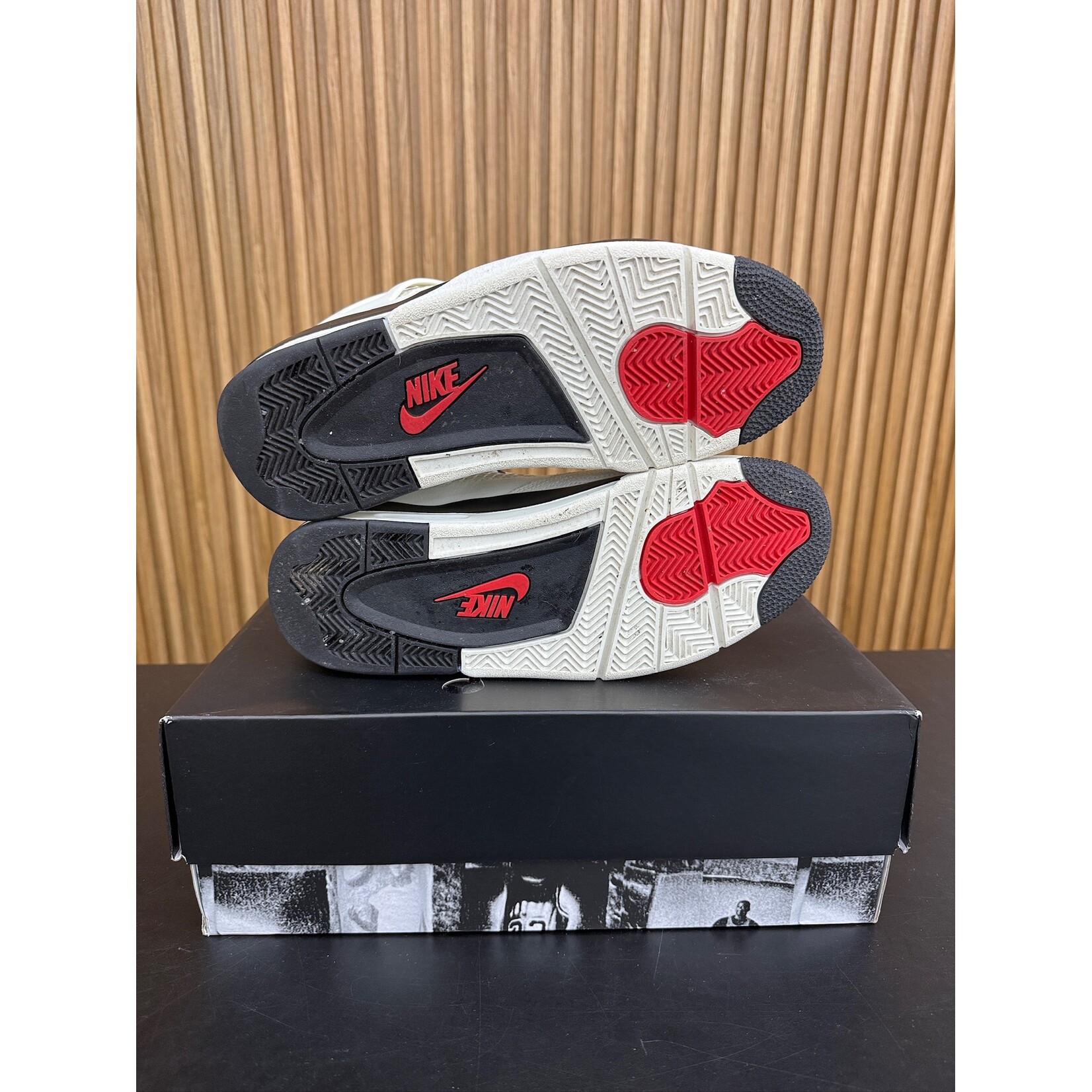 Jordan Jordan 4 Retro Flight Club Size 9, PREOWNED*