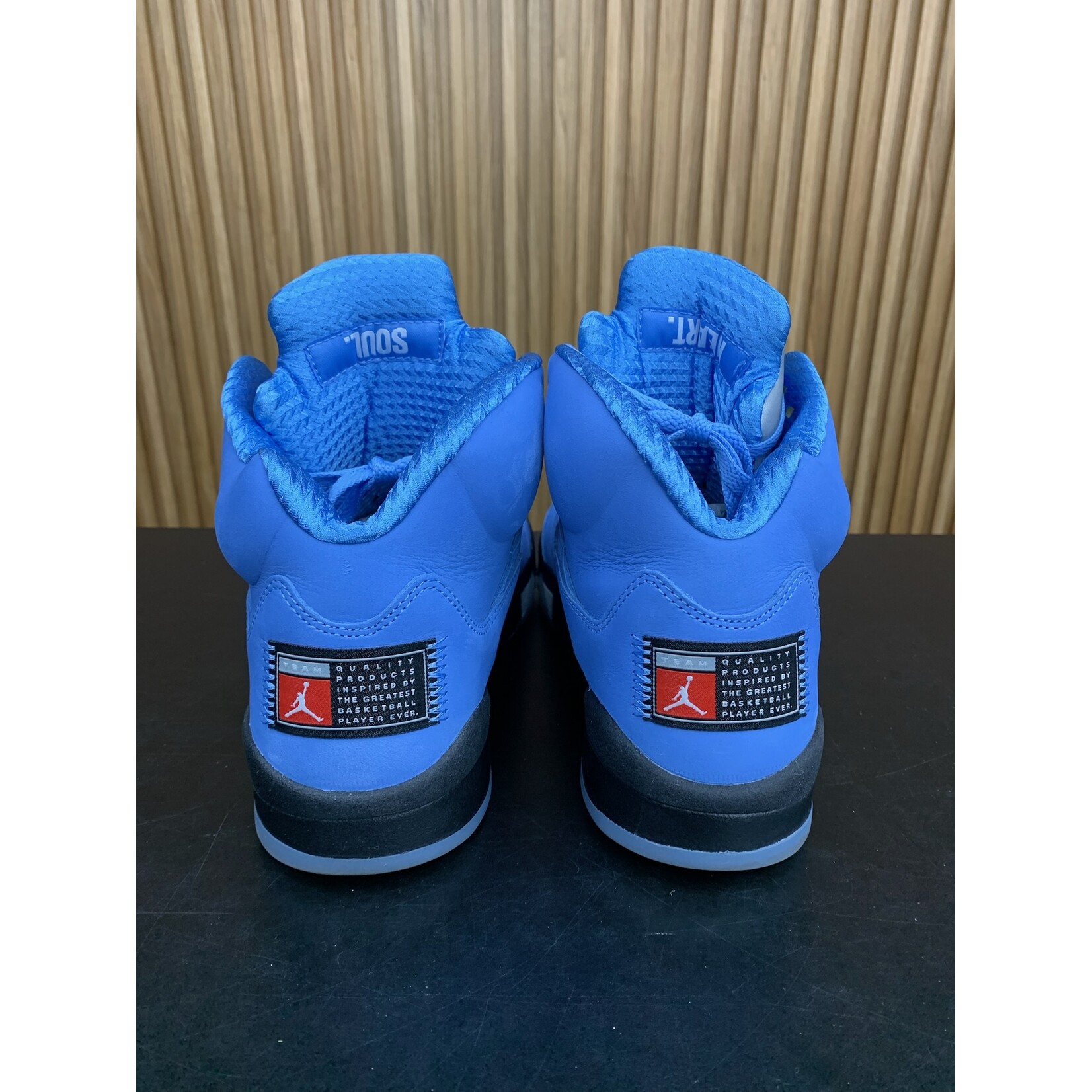 Jordan Jordan 5 Retro UNC University Blue Size 9.5, PREOWNED NO BOX*