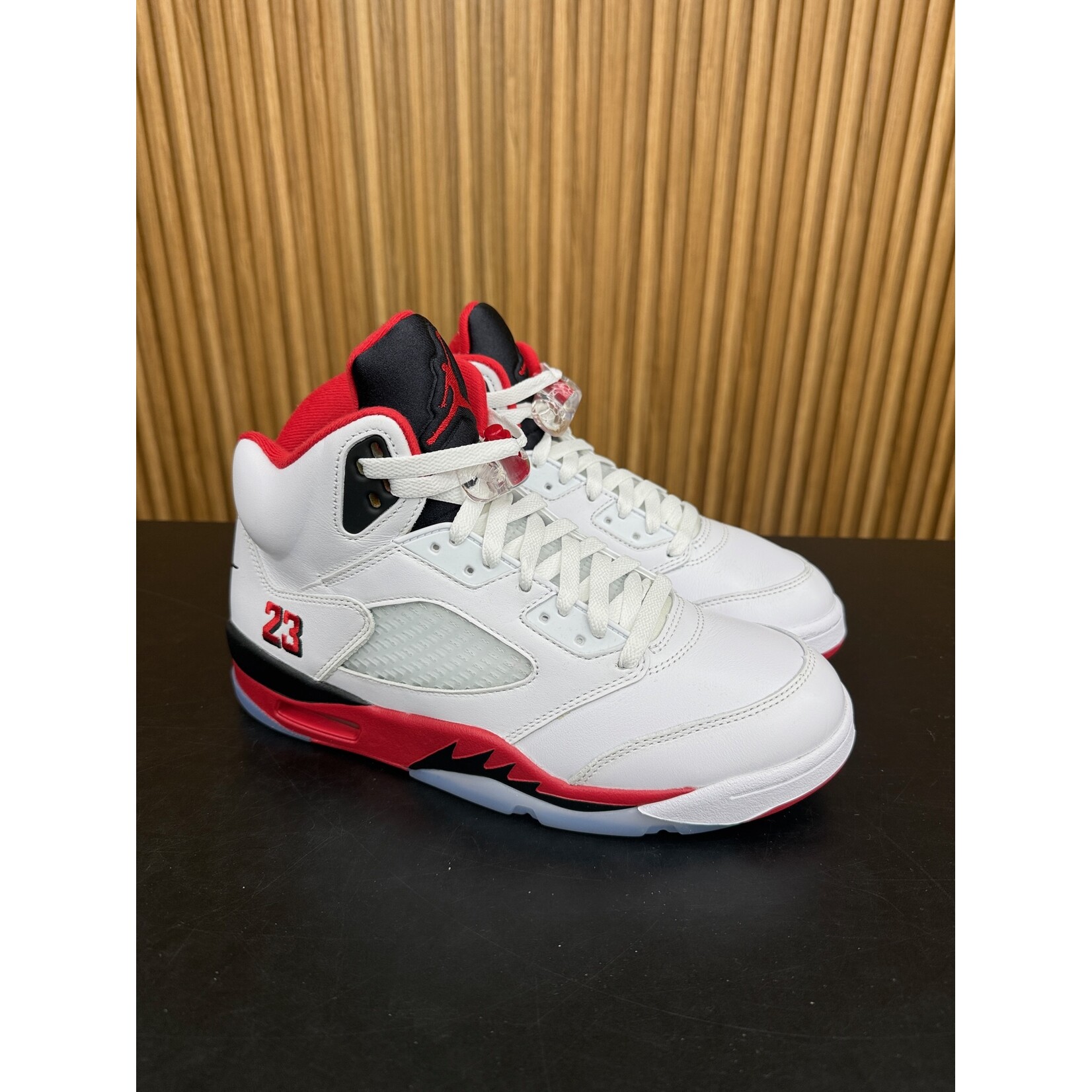 Jordan Jordan 5 Retro Fire Red Black Tongue (2025) Size 9, PREOWNED NO BOX*
