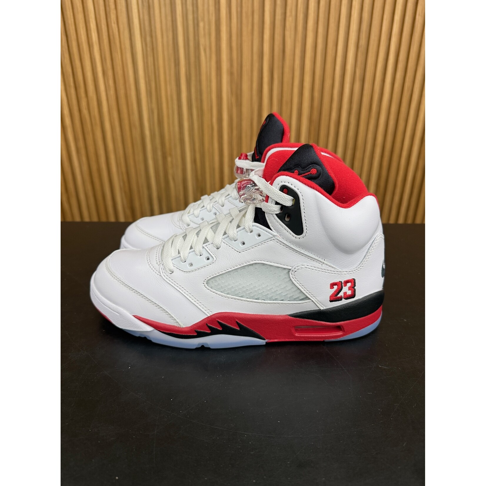 Jordan Jordan 5 Retro Fire Red Black Tongue (2025) Size 9, PREOWNED NO BOX*