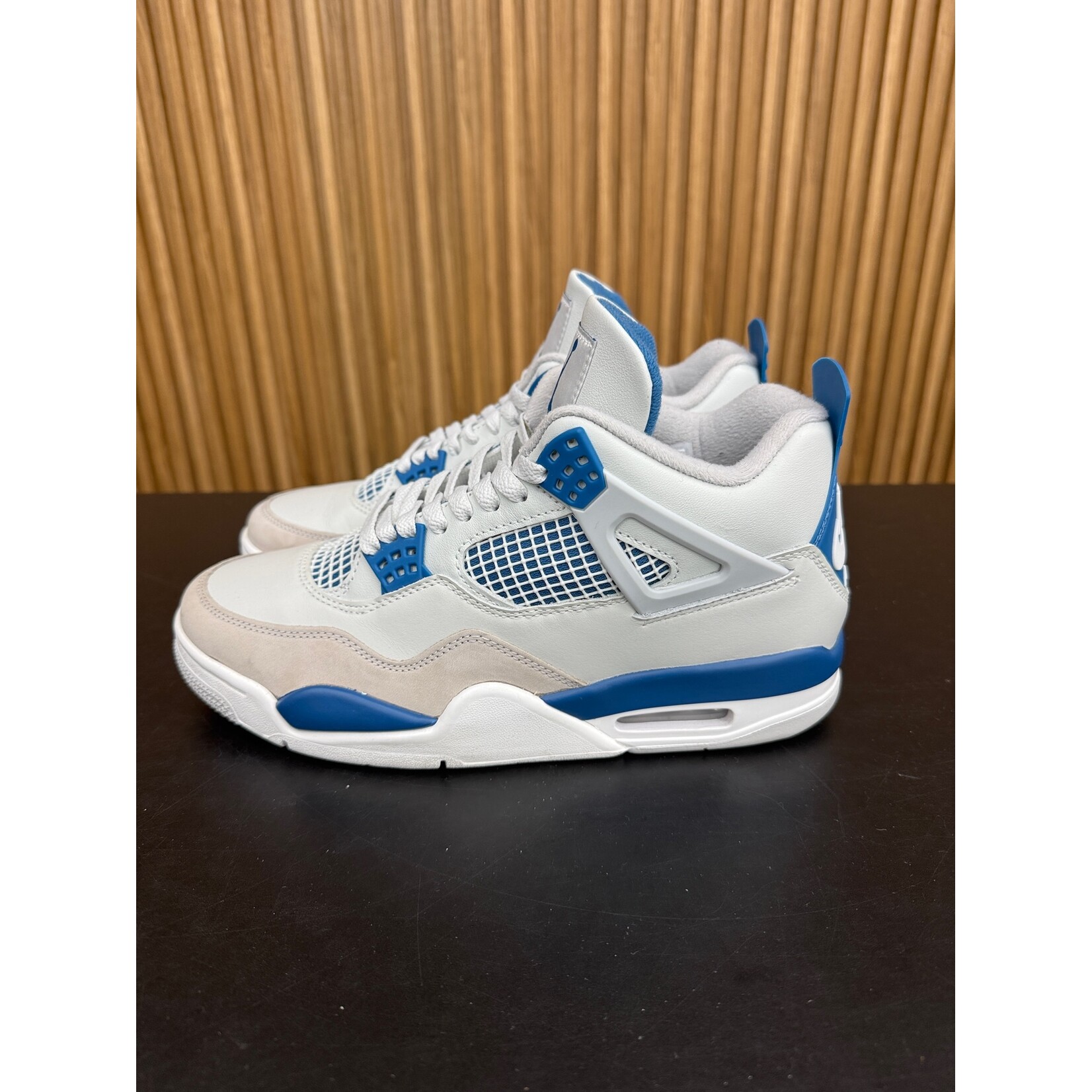 Jordan Jordan 4 Retro Military Blue (2024) Size 9, PREOWNED NO BOX*