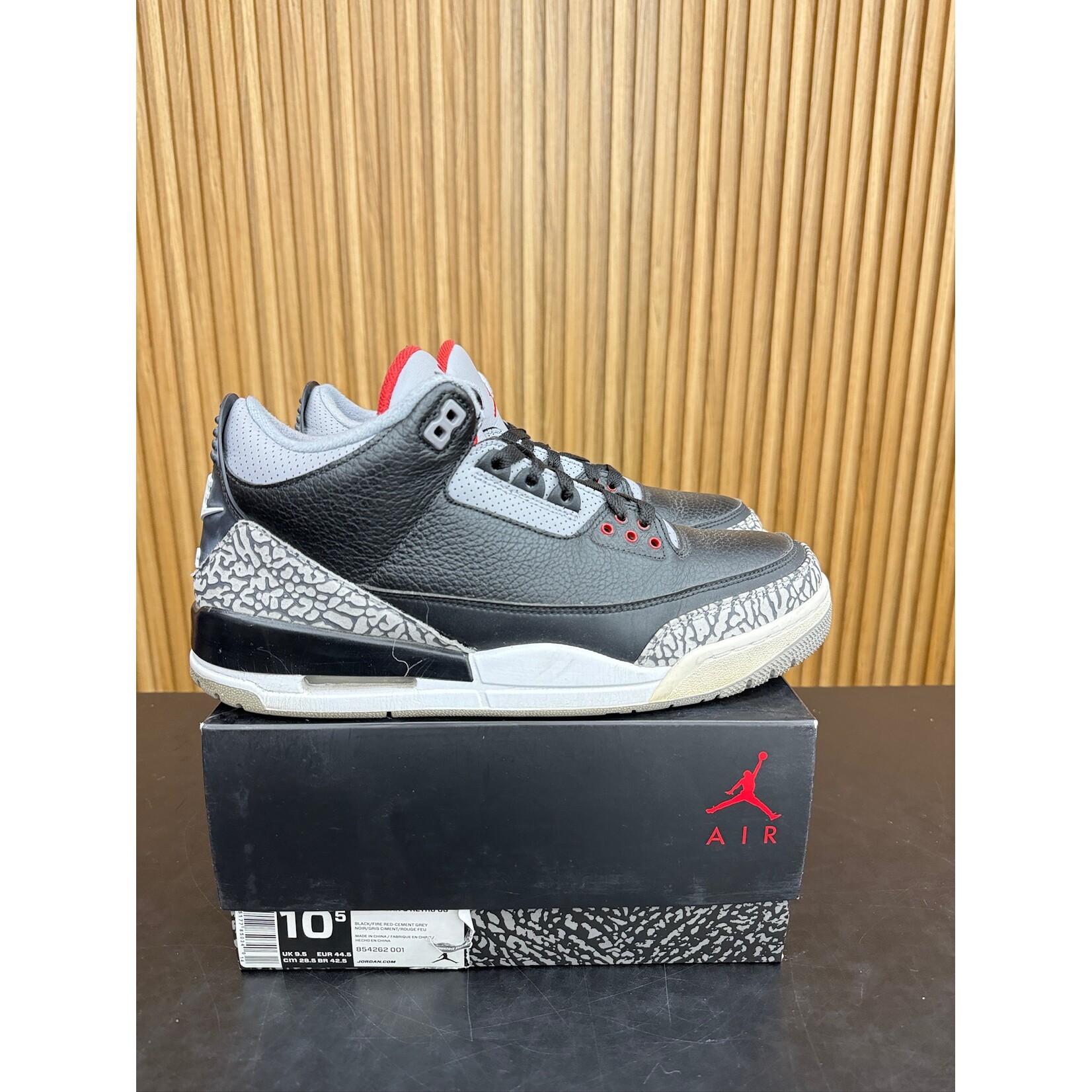 Jordan Jordan 3 Retro Black Cement (2018) Size 10.5, PREOWNED*
