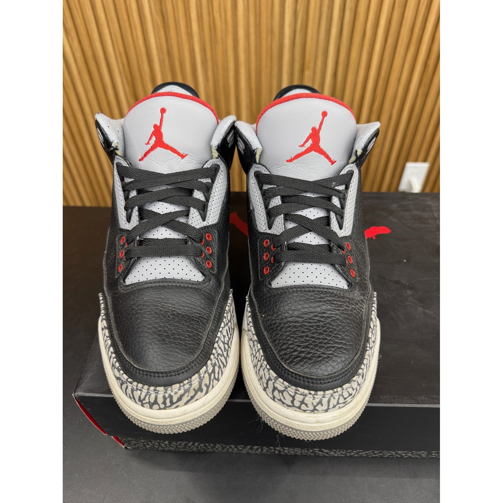 Jordan Jordan 3 Retro Black Cement (2018) Size 10.5, PREOWNED*