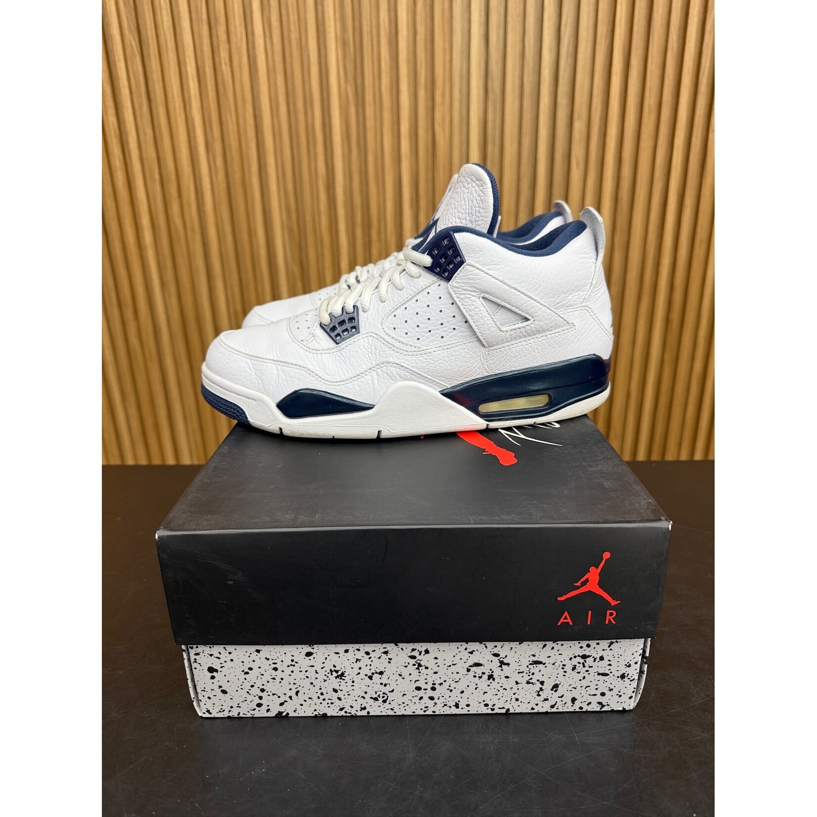 Jordan Jordan 4 Retro Columbia (2015) Size 10.5, PREOWNED*