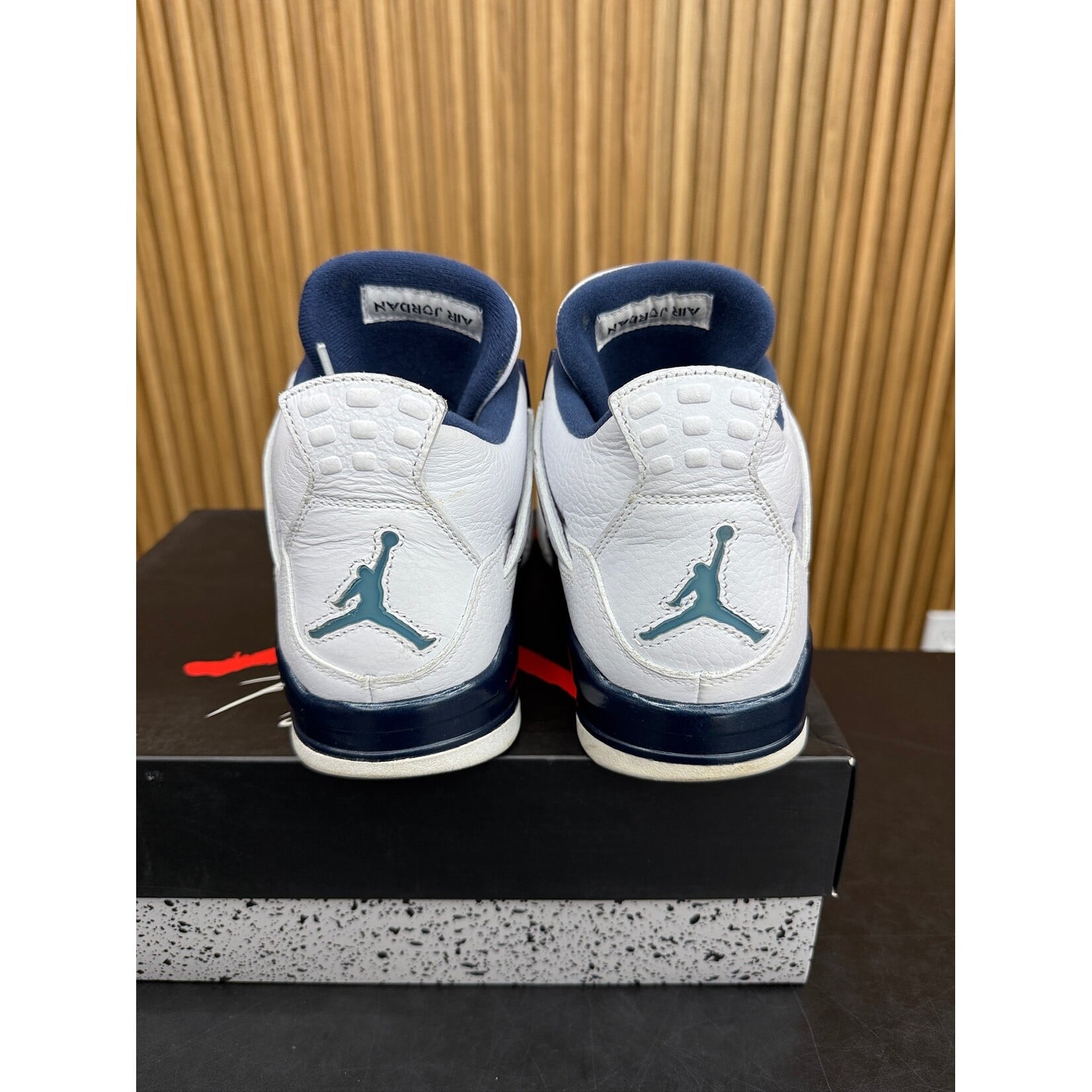 Jordan Jordan 4 Retro Columbia (2015) Size 10.5, PREOWNED*