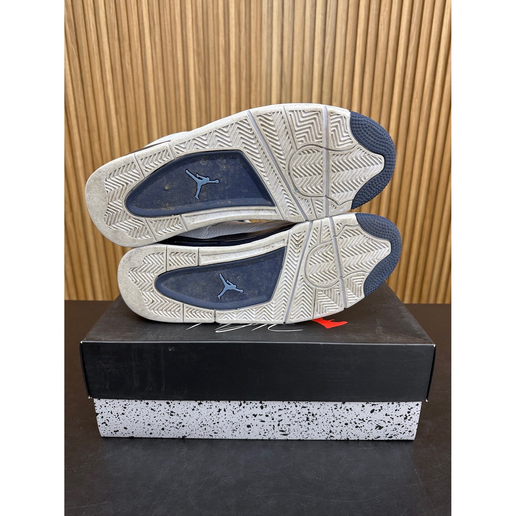 Jordan Jordan 4 Retro Columbia (2015) Size 10.5, PREOWNED*