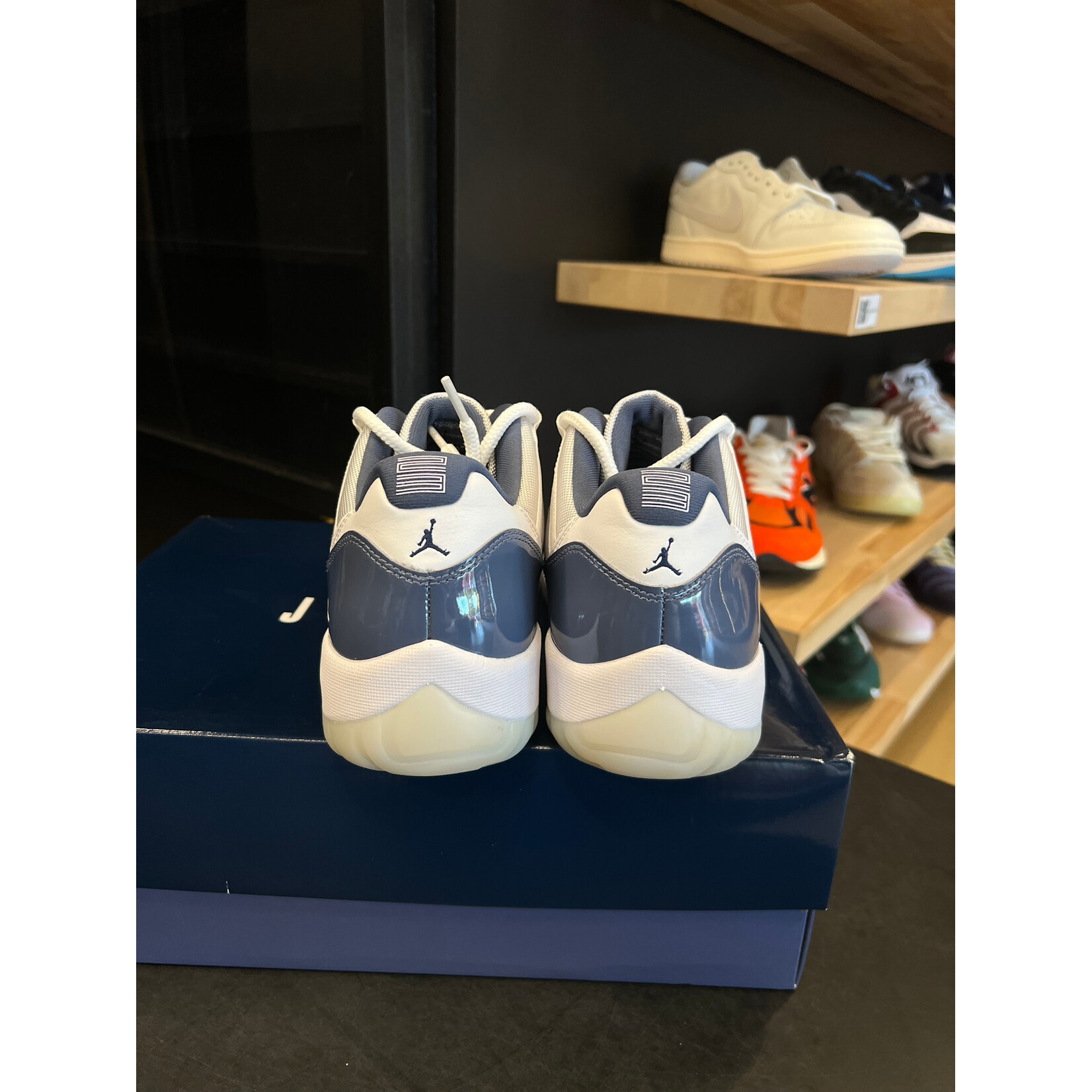 Jordan Jordan 11 Retro Low Diffused Blue Size 12, PREOWNED
