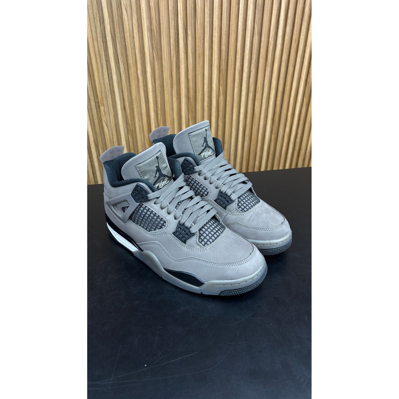 Jordan Jordan 4 Retro Cave Stone Size 9, PREOWNED NO BOX