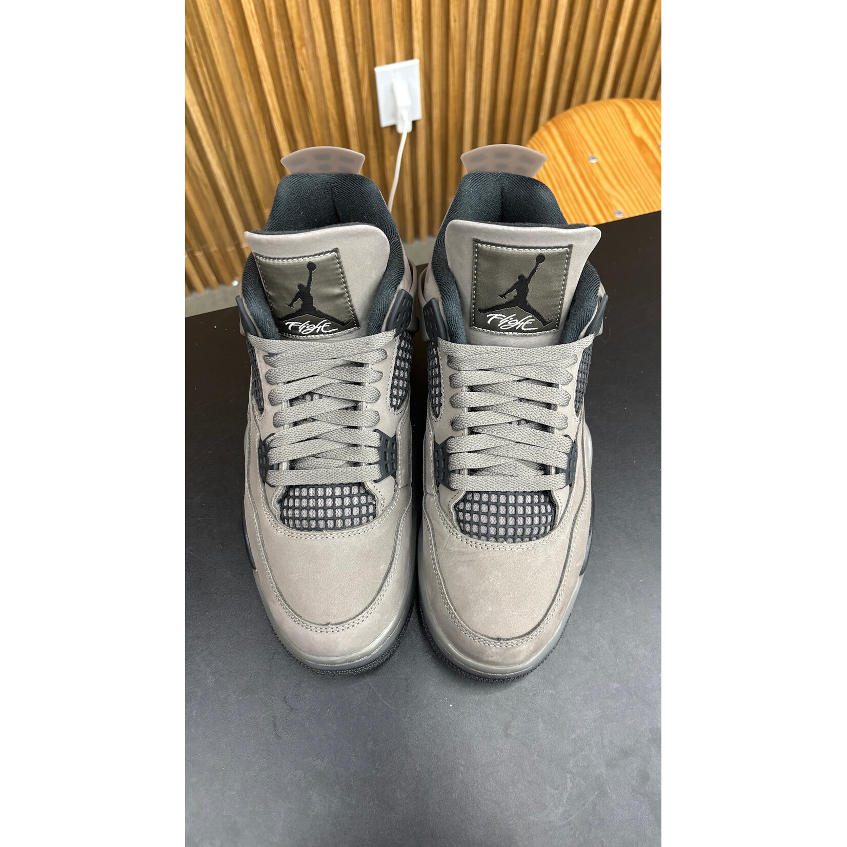 Jordan Jordan 4 Retro Cave Stone Size 9, PREOWNED NO BOX