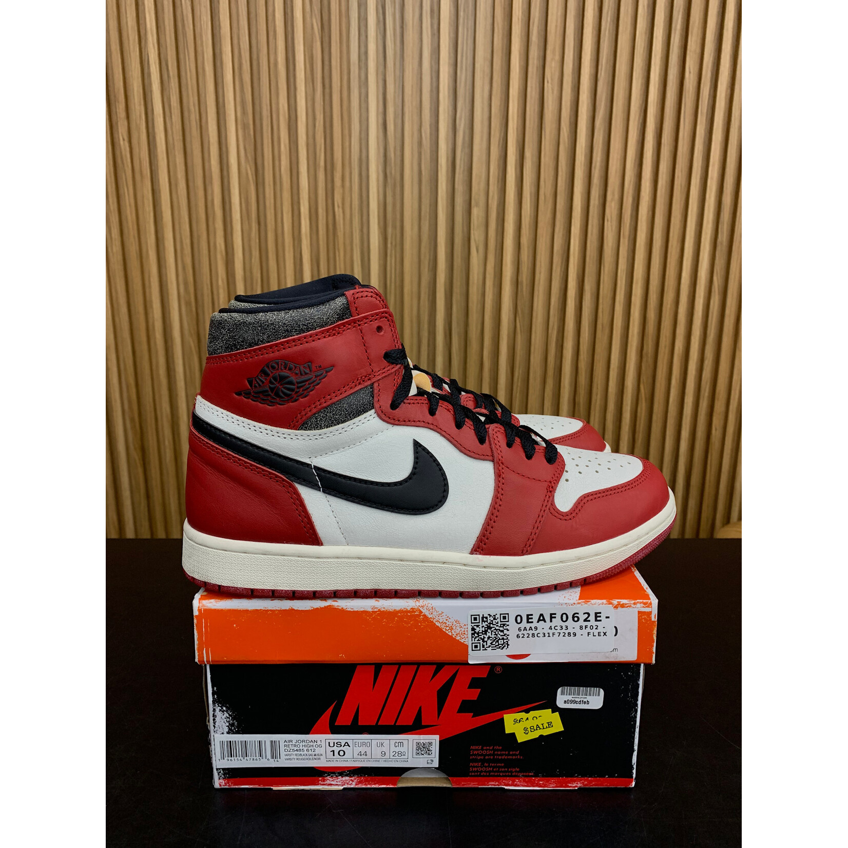 Jordan Jordan 1 Retro High OG Chicago Lost and Found Size 10, PREOWNED