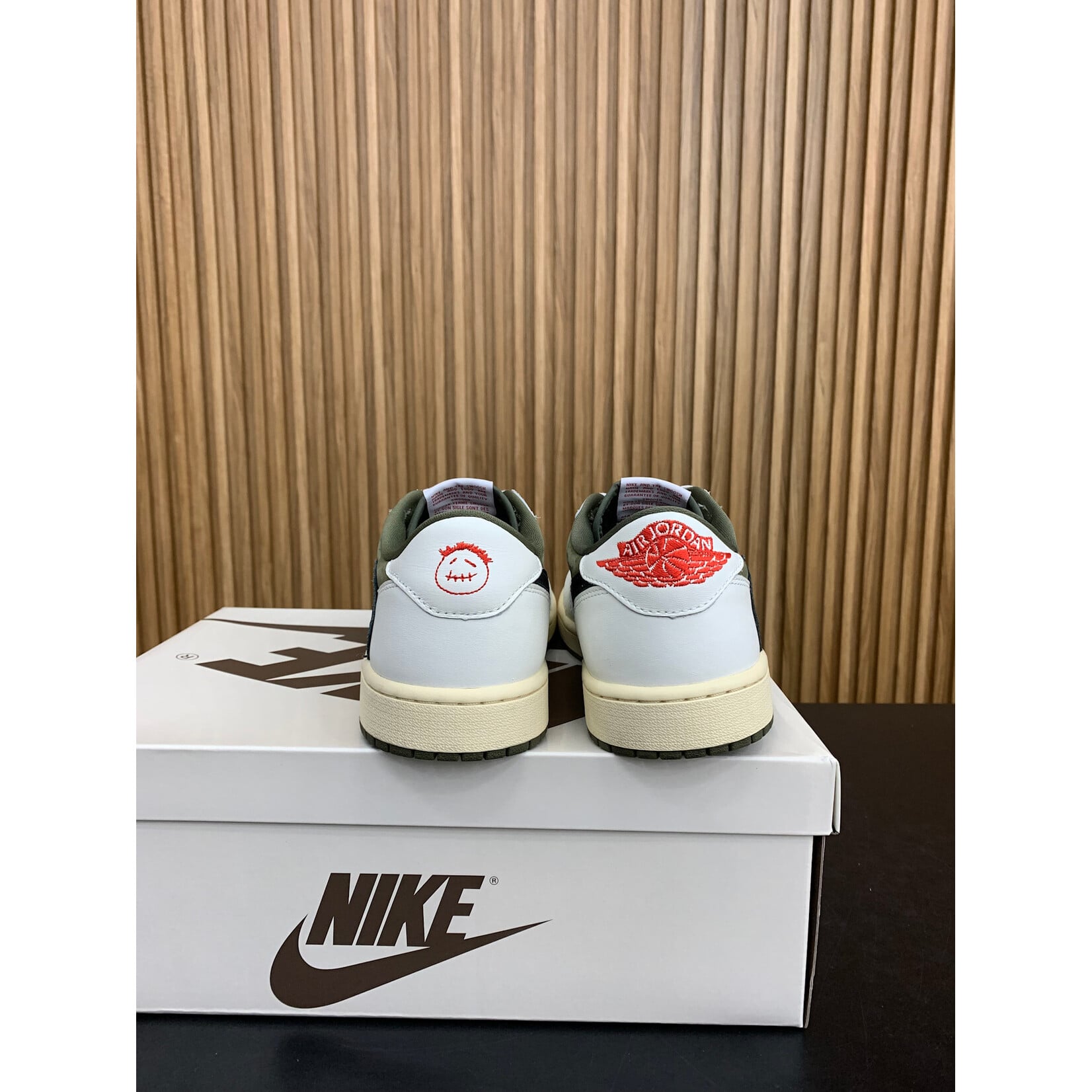 Jordan Jordan 1 Retro Low OG SP Travis Scott Medium Olive Size 9.5, PREOWNED