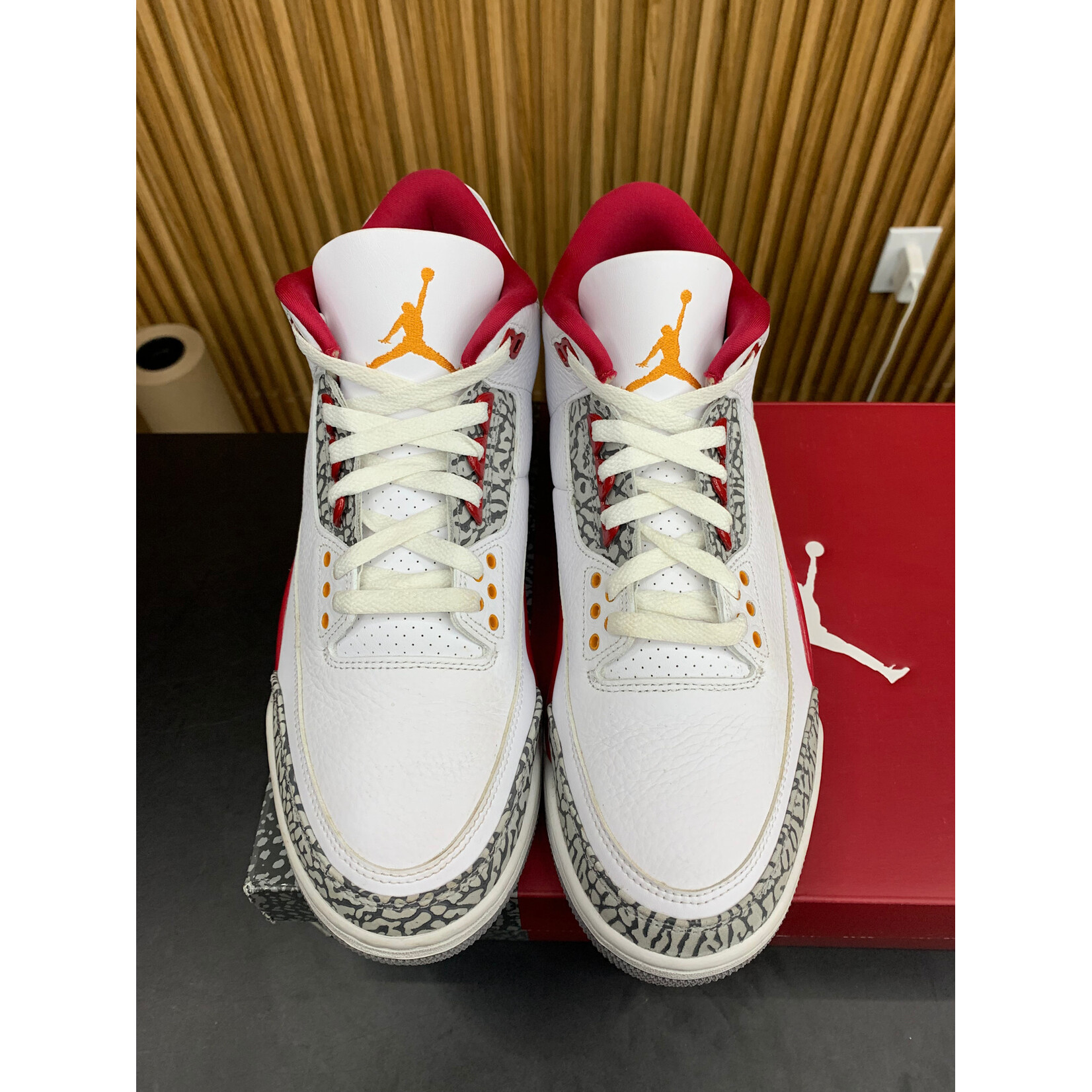 Jordan Jordan 3 Retro Cardinal Red Size 11, PREOWNED