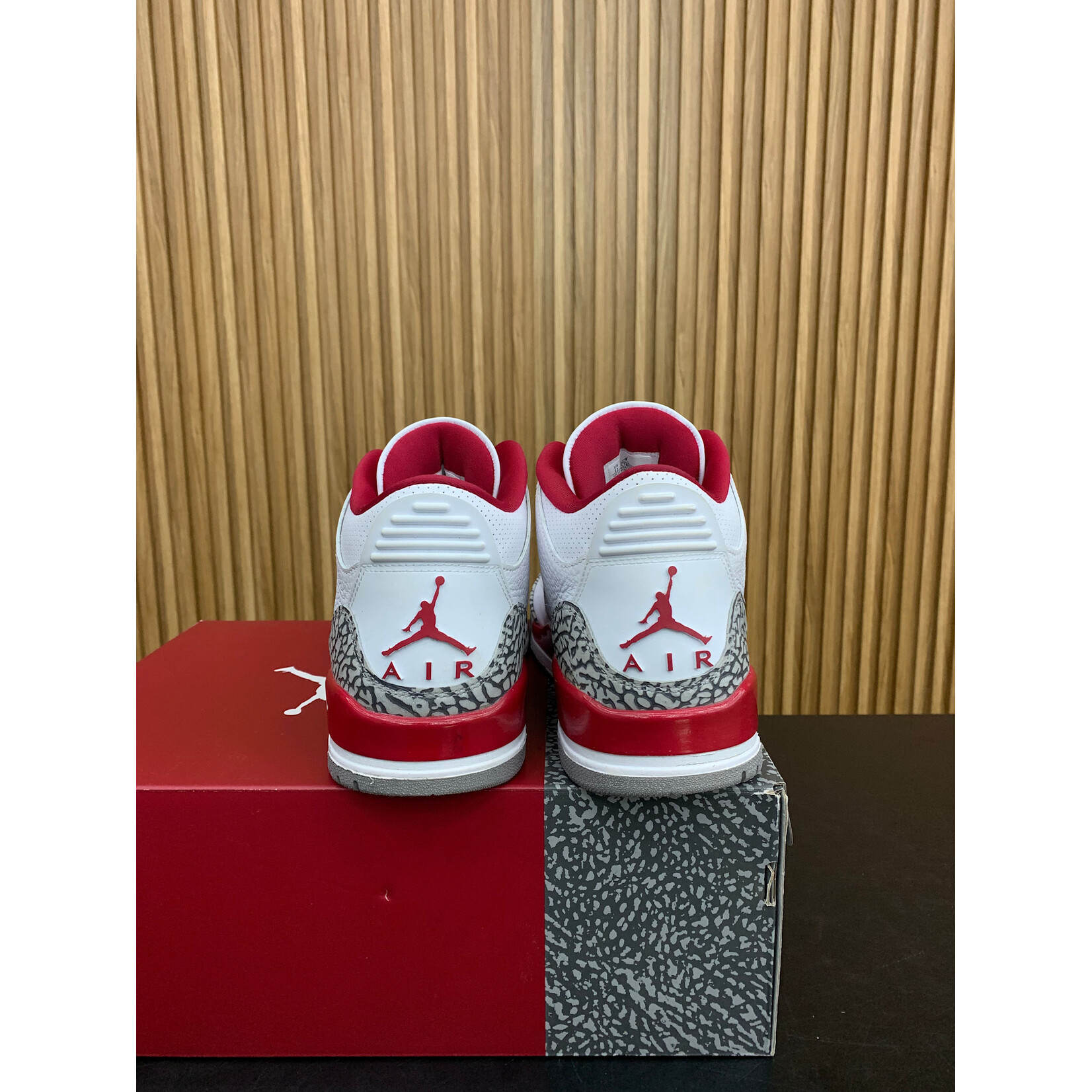 Jordan Jordan 3 Retro Cardinal Red Size 11, PREOWNED