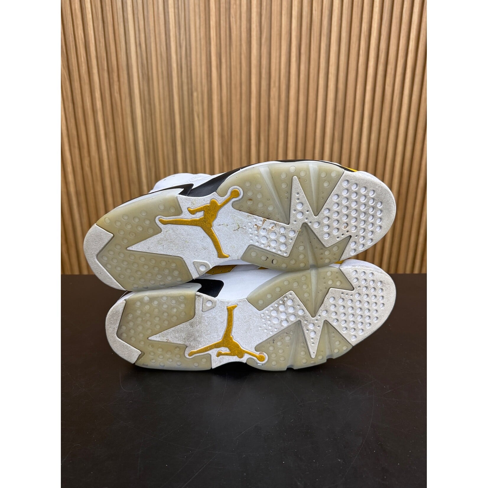 Jordan Jordan 6 Retro Yellow Ochre Size 13, PREOWNED NO BOX*