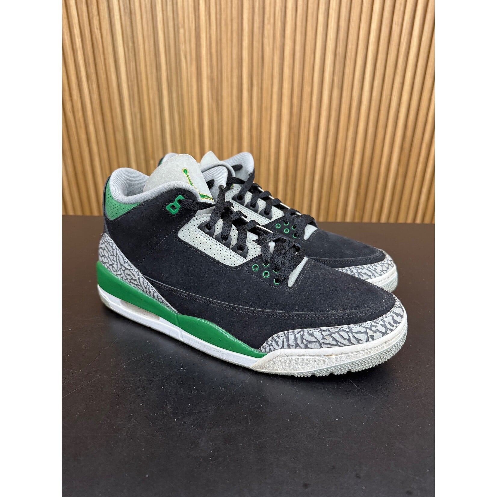 Jordan Jordan 3 Retro Pine Green Size 12.5, PREOWNED NO BOX*