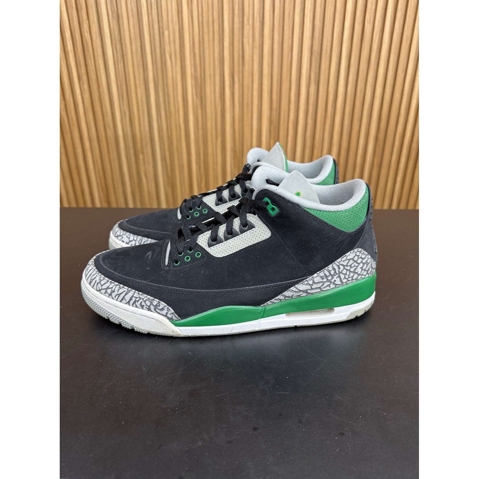 Jordan Jordan 3 Retro Pine Green Size 12.5, PREOWNED NO BOX*