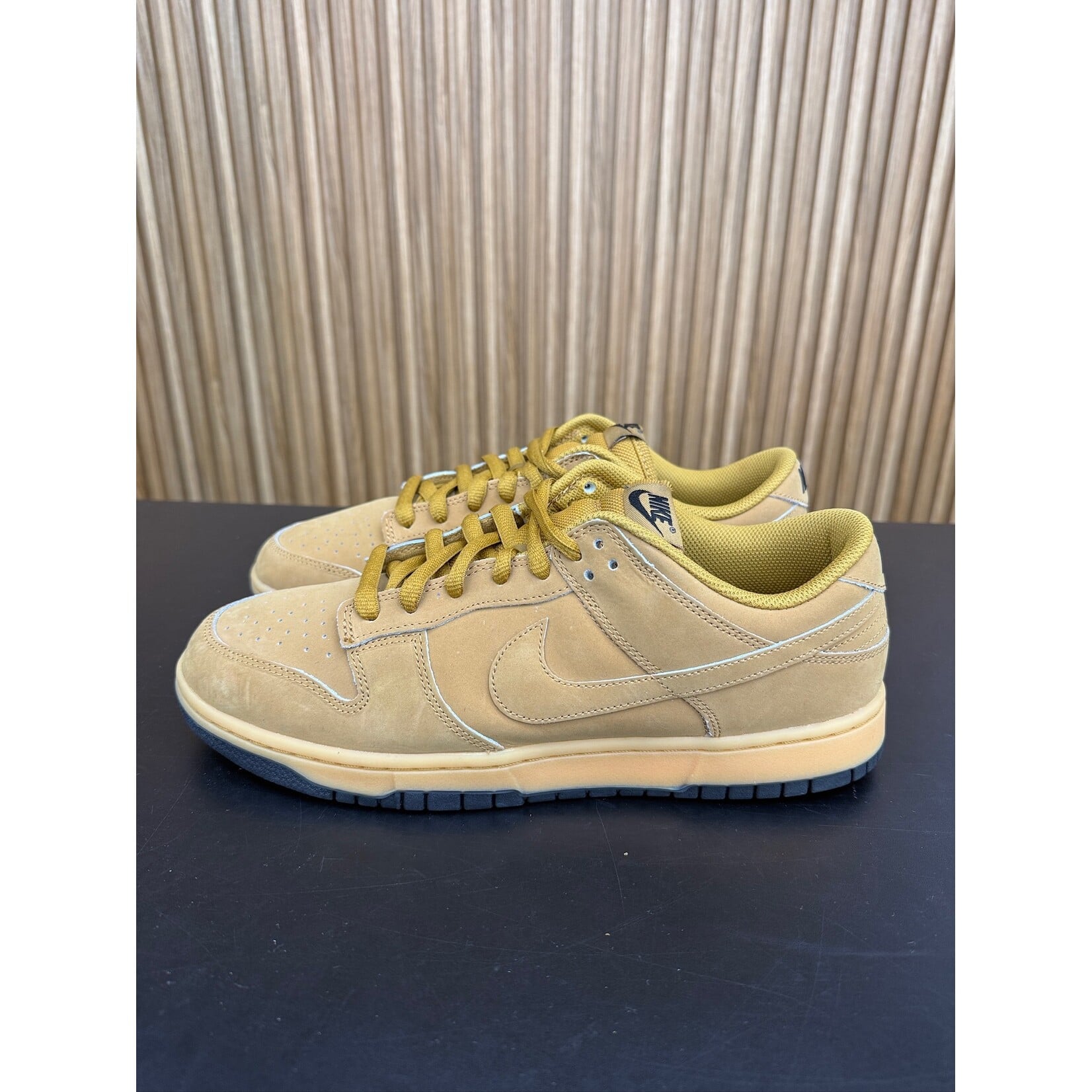 Nike Nike Dunk Low Retro SE Wheat Gum Size 12, PREOWNED NO BOX