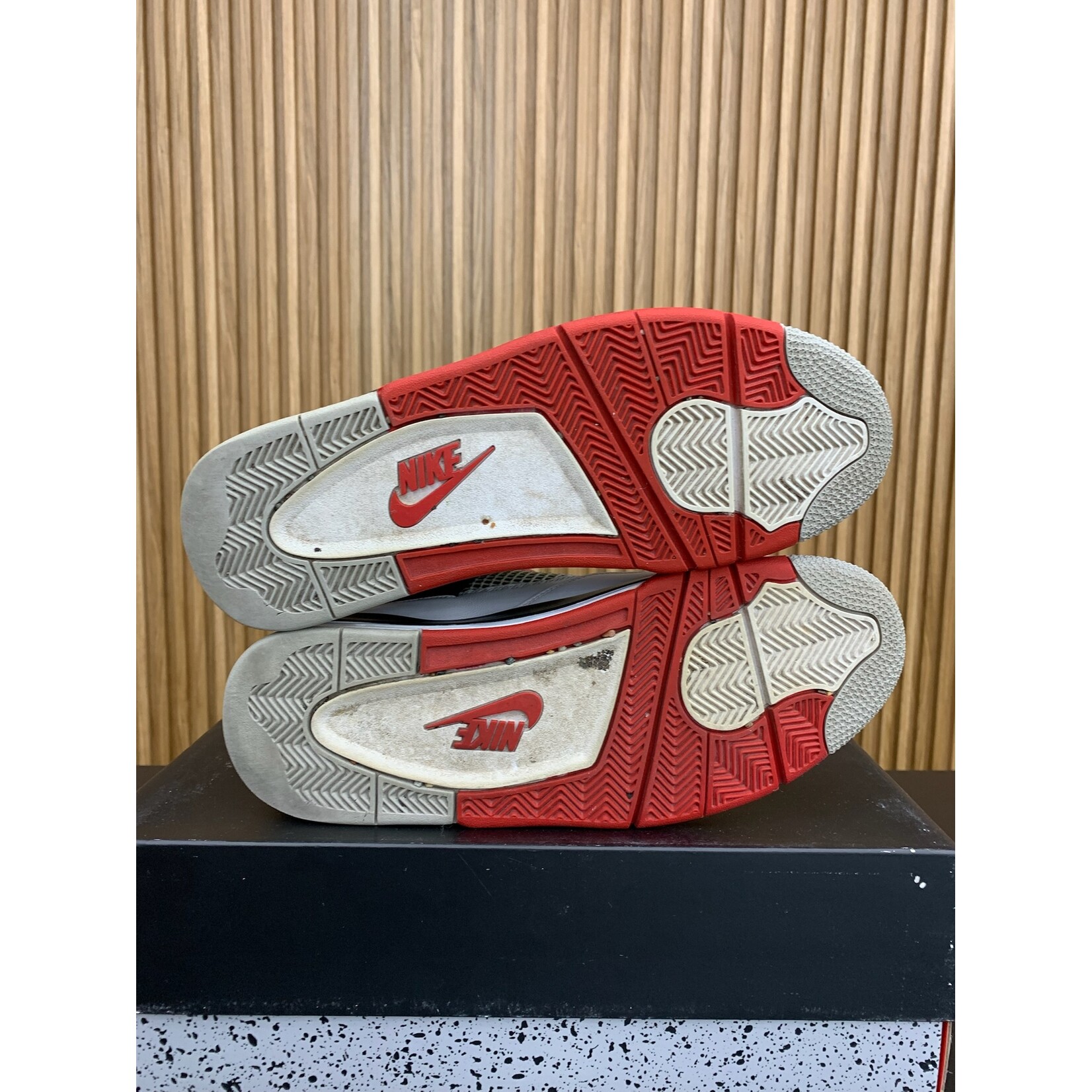 Jordan Jordan 4 Retro Fire Red (2020) Size 12, PREOWNED*