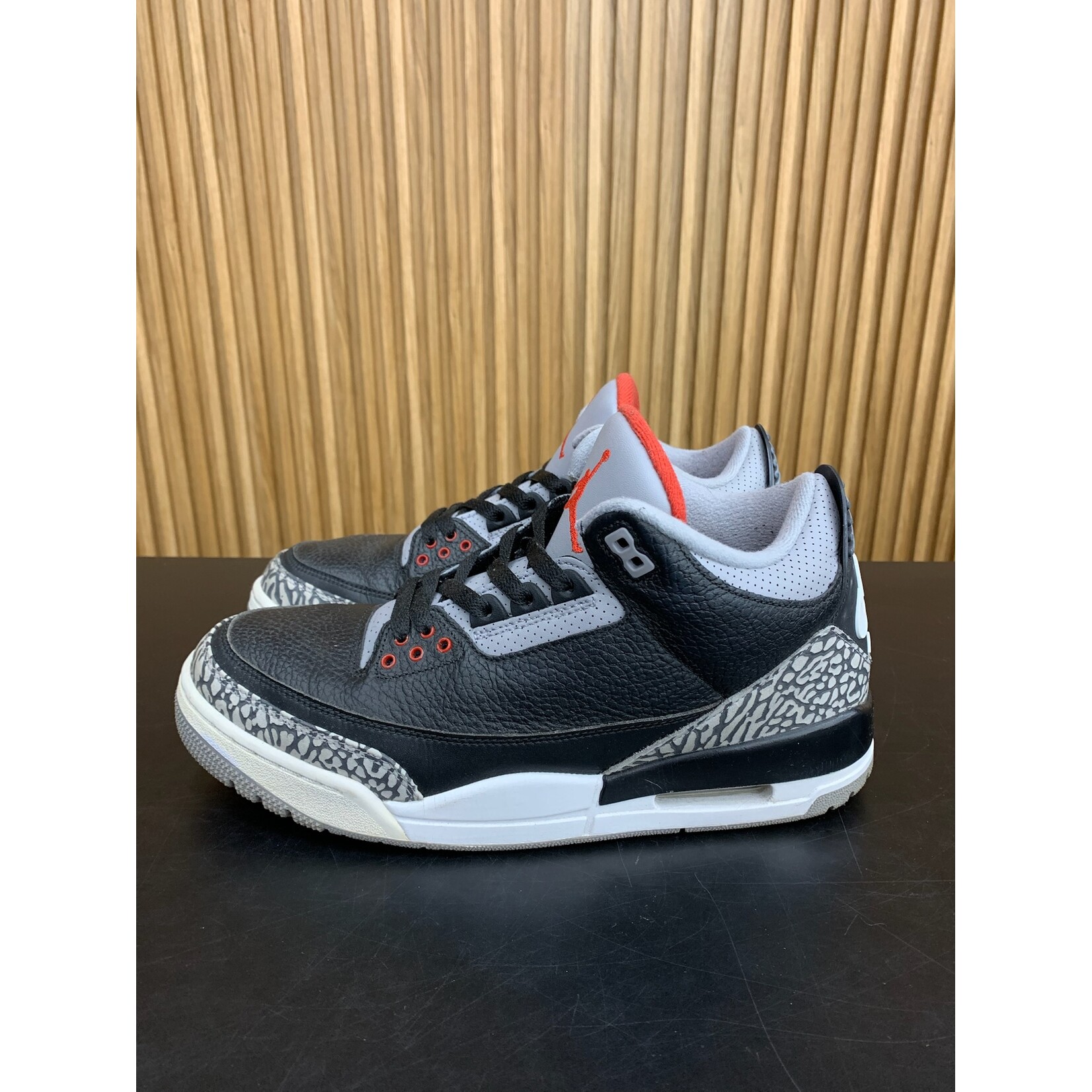 Jordan Jordan 3 Retro Black Cement (2018) Size 8.5, PREOWNED NO BOX*