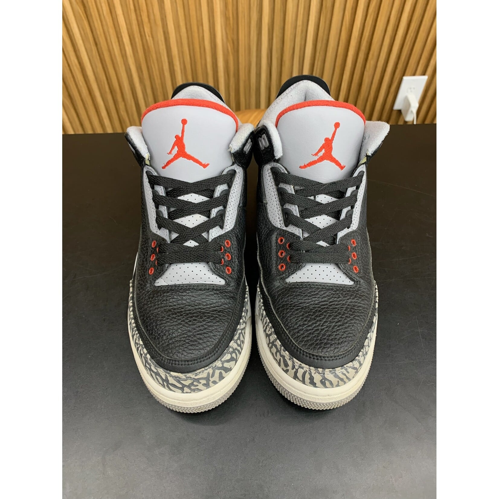 Jordan Jordan 3 Retro Black Cement (2018) Size 8.5, PREOWNED NO BOX*