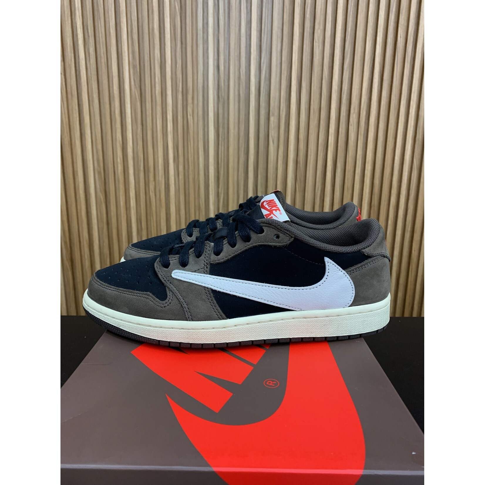 Jordan Jordan 1 Retro Low OG SP Travis Scott Mocha Size 9, PREOWNED*