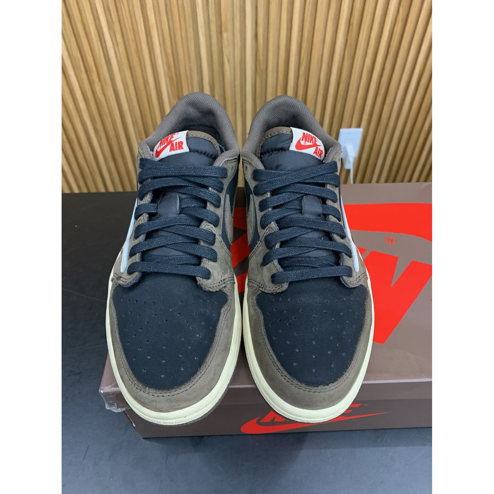 Jordan Jordan 1 Retro Low OG SP Travis Scott Mocha Size 9, PREOWNED*