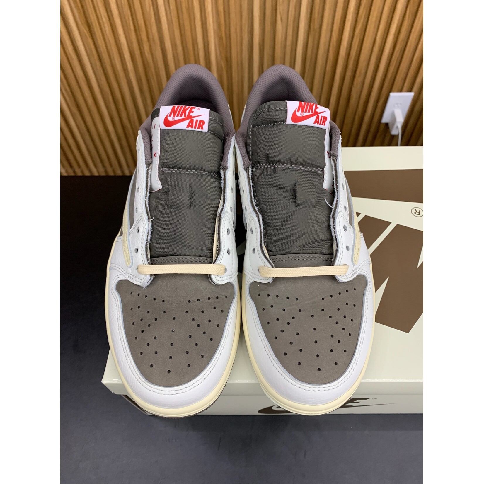 Jordan Jordan 1 Retro Low OG SP Travis Scott Reverse Mocha Size 10, PREOWNED*