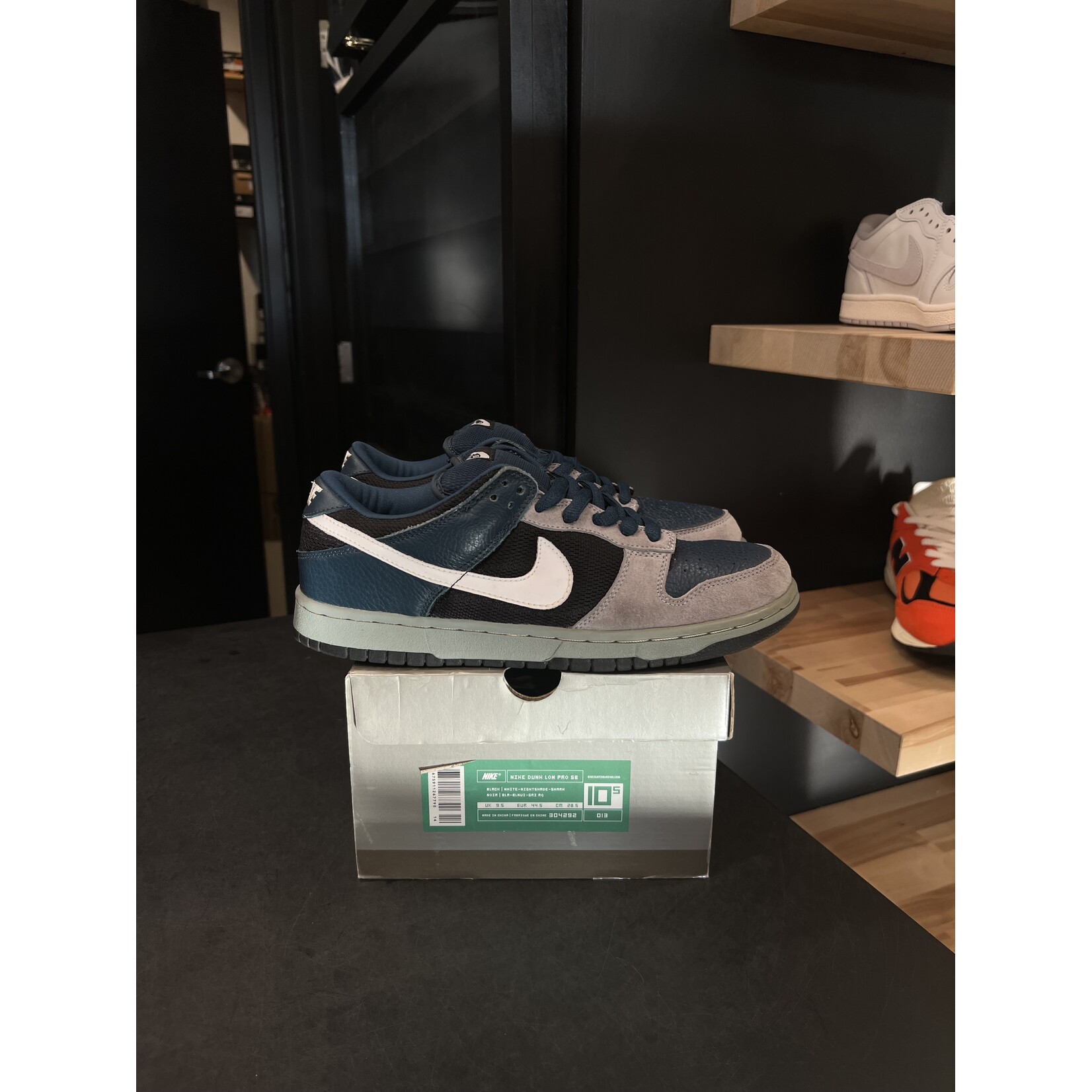 Nike Nike Dunk Low Pro SB Futura Size 10.5, PREOWNED
