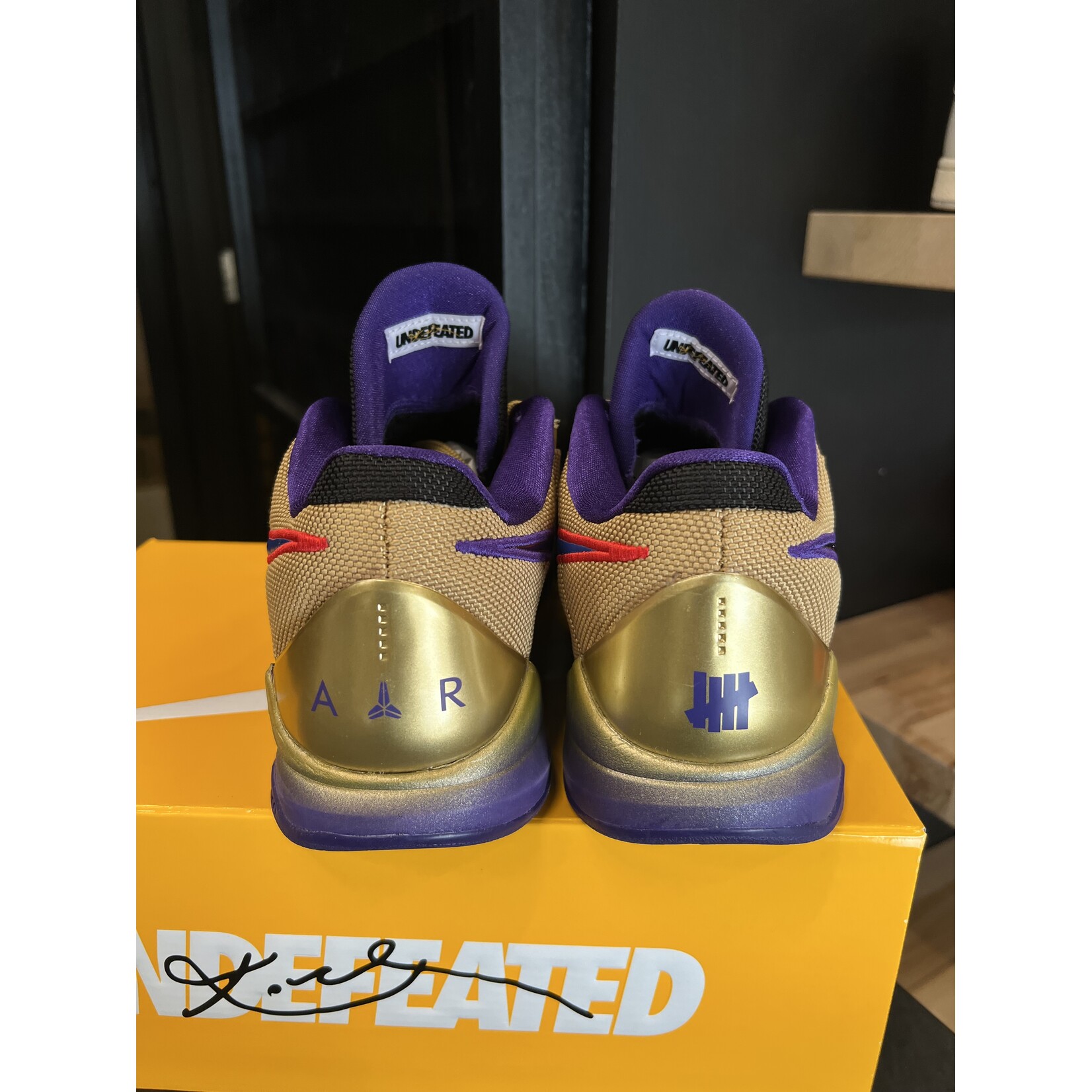 Nike Nike Kobe 5 Protro Undefeated Hall of Fame Size 10.5, PREOWNED