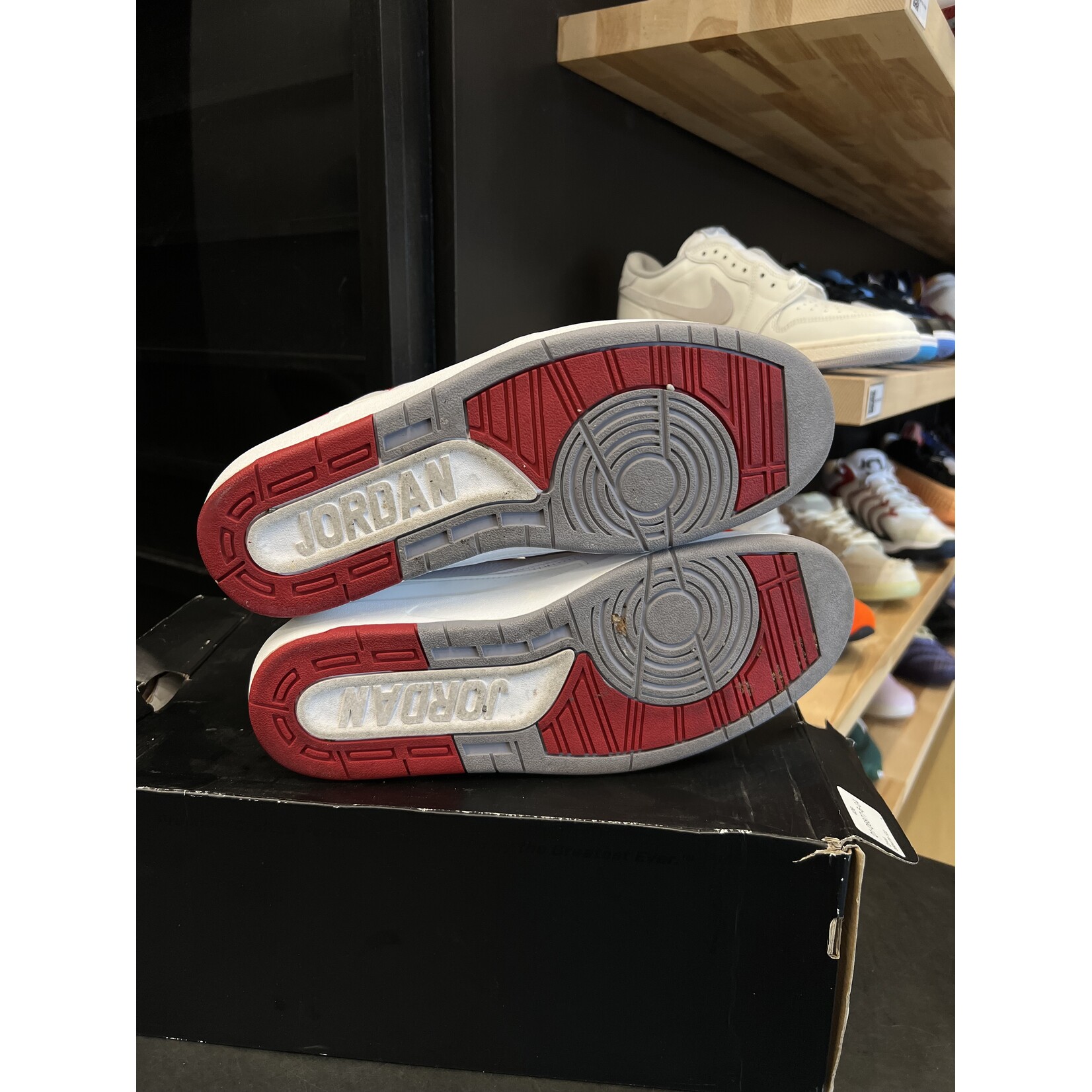 Jordan Jordan 2 Retro White Red (2014) Size 11.5, PREOWNED*