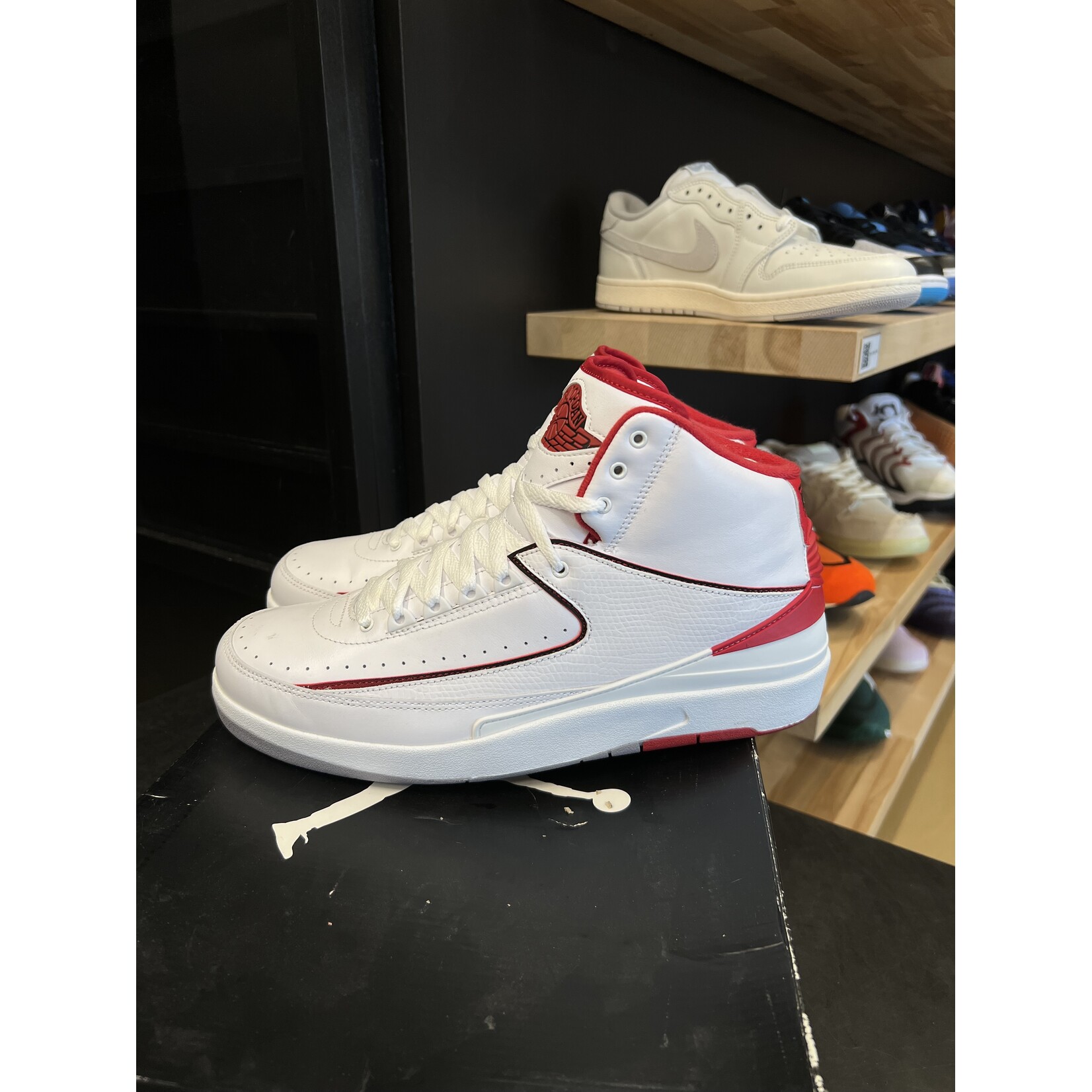 Jordan Jordan 2 Retro White Red (2014) Size 11.5, PREOWNED*