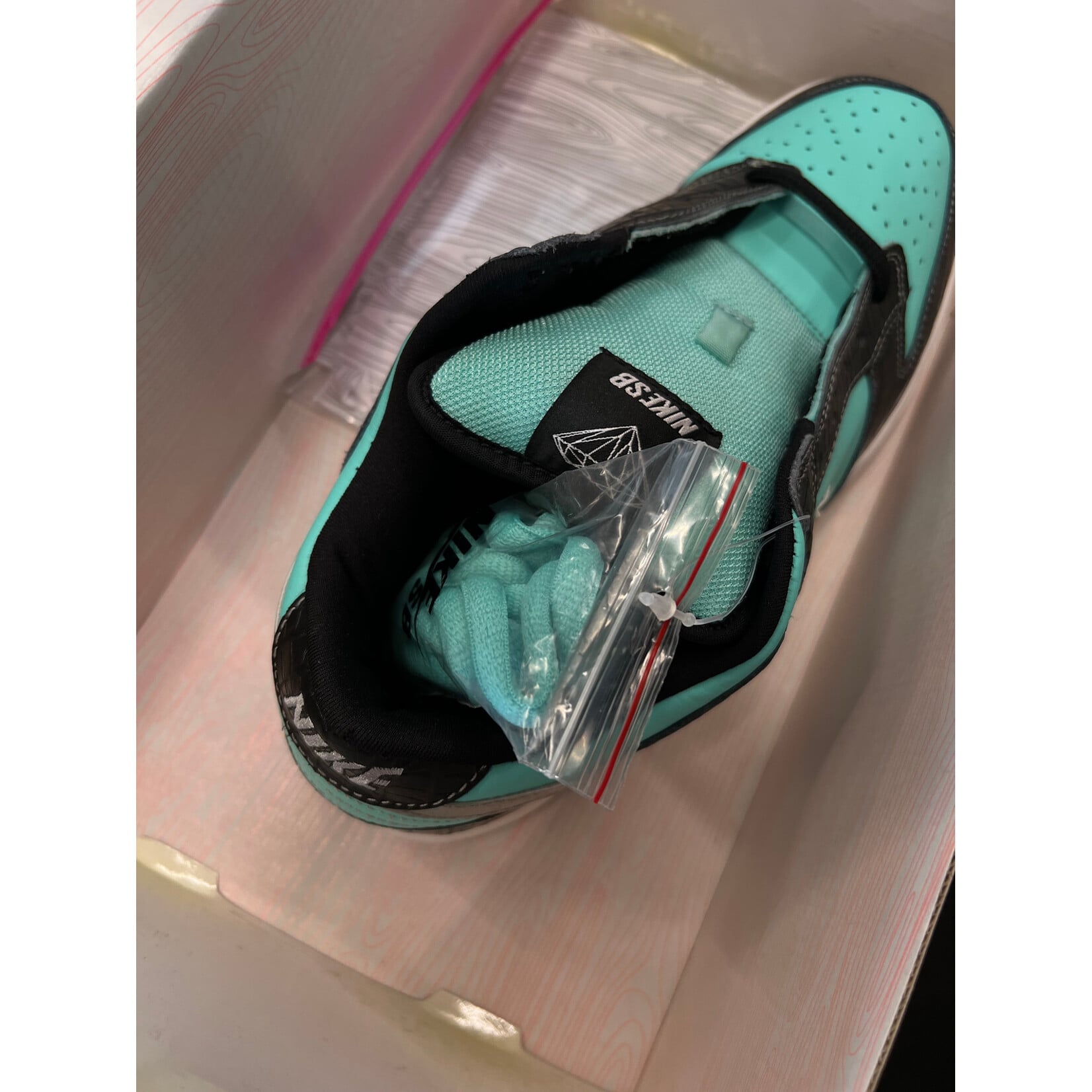 Nike Nike SB Dunk Low Diamond Supply Co. Size 10.5, DS BRAND NEW
