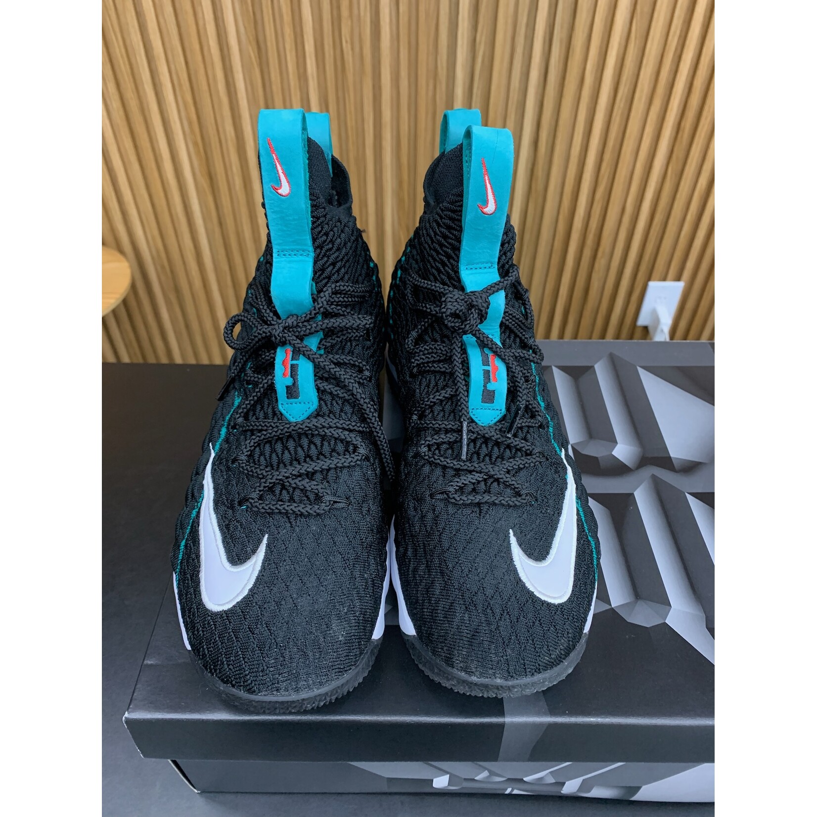 Nike Nike LeBron 15 Griffey Size 10, PREOWNED
