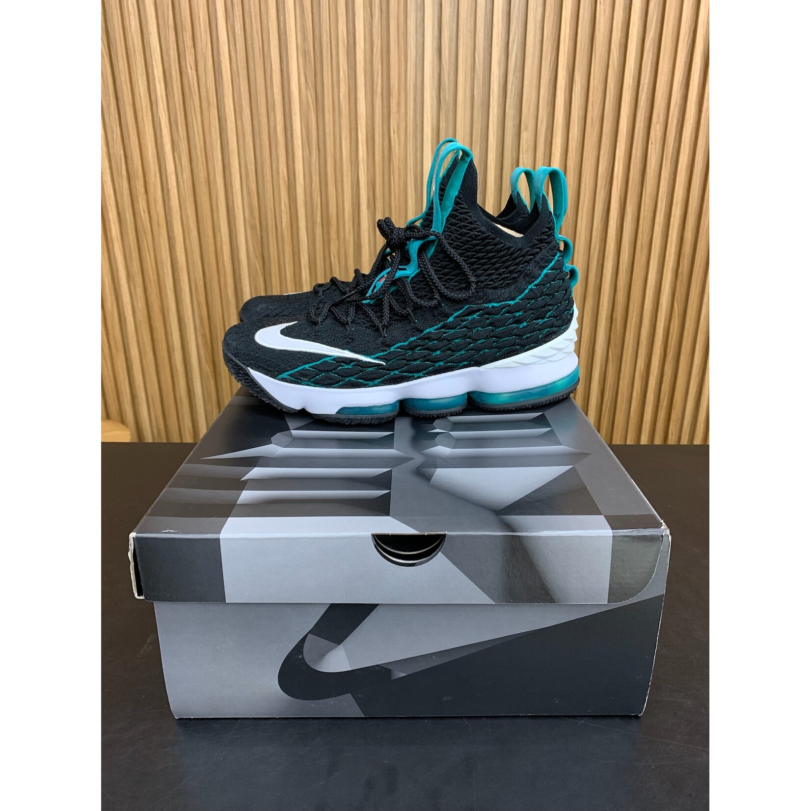 Nike Nike LeBron 15 Griffey Size 10, PREOWNED