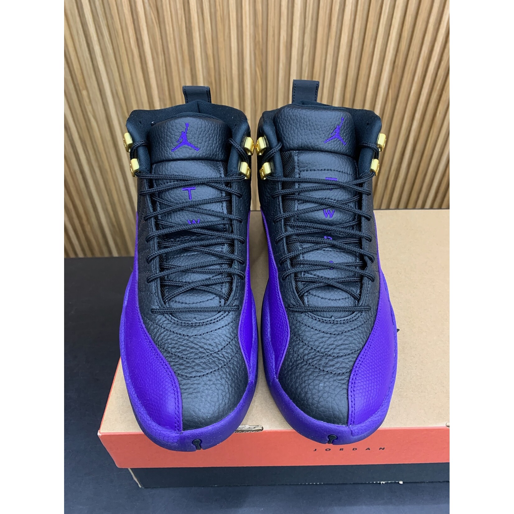 Jordan Jordan 12 Retro Field Purple Size 11, PREOWNED