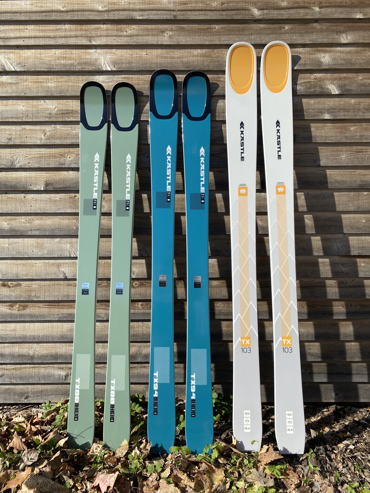 Le TX : Un Ski de Touring Éblouissant de Jour comme de Nuit