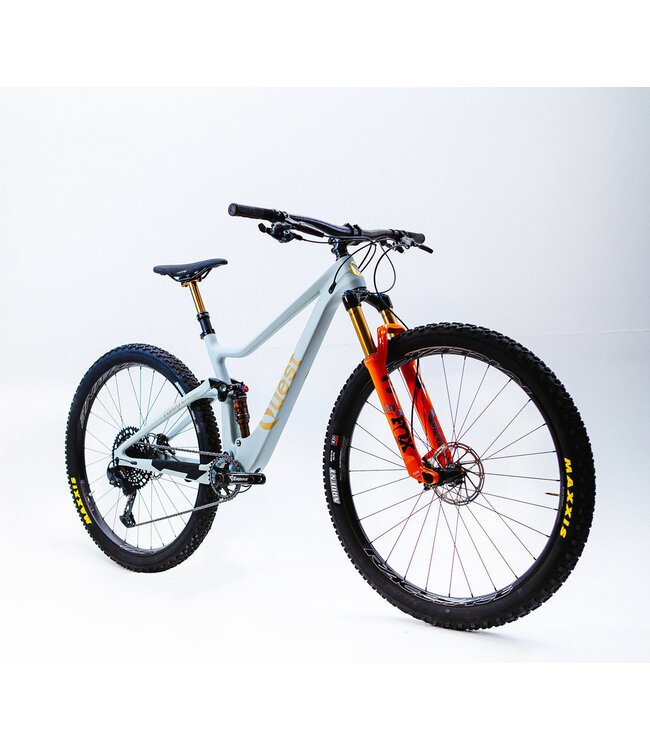 Quest Carbon Quest XCT Small GX lunar rock