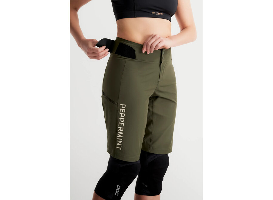 Signature Tech Short