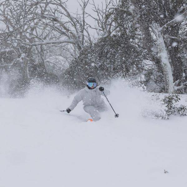 CANADIAN RESORT SNOW REPORT