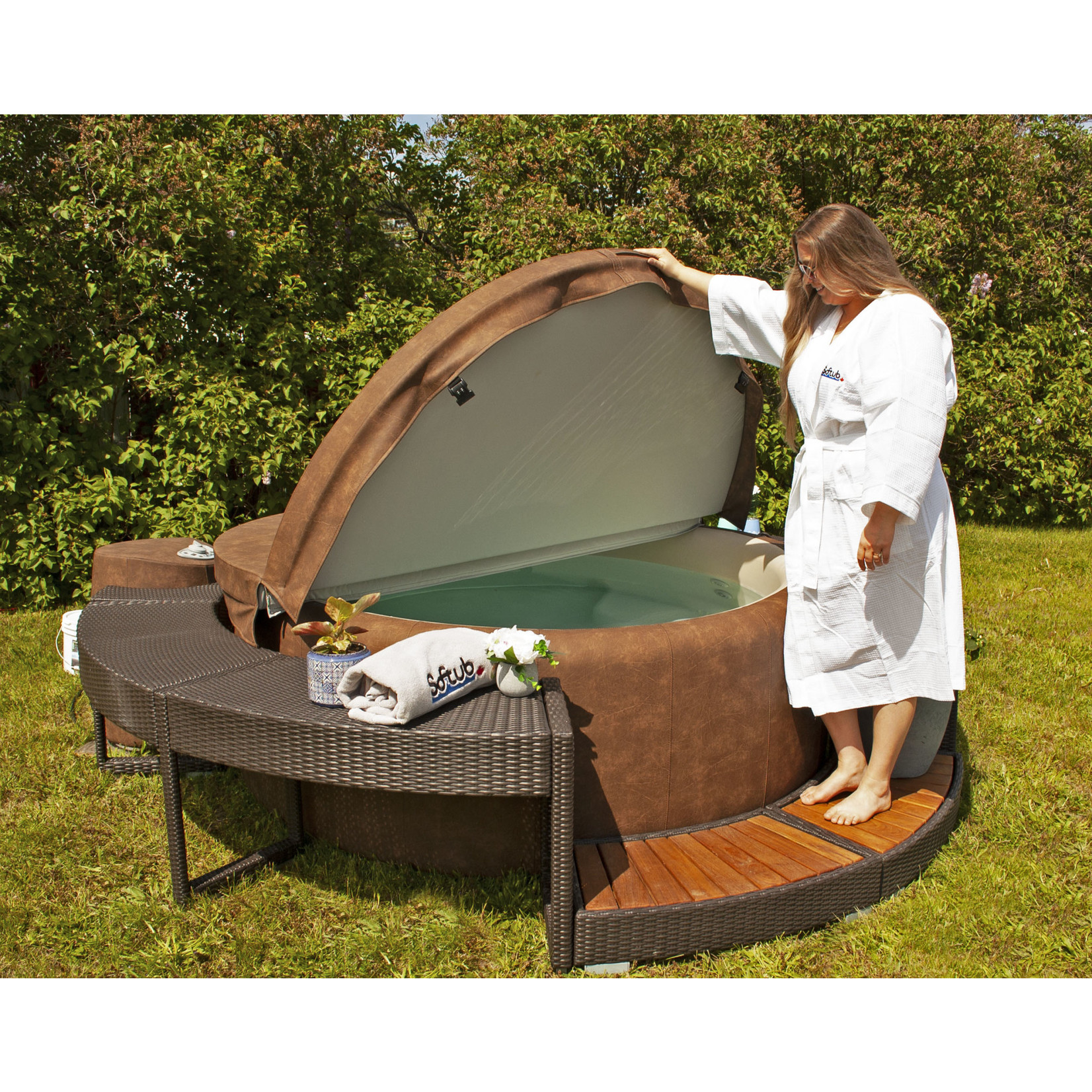 Softub 300 46 Person Hot Tub Spa New Inc