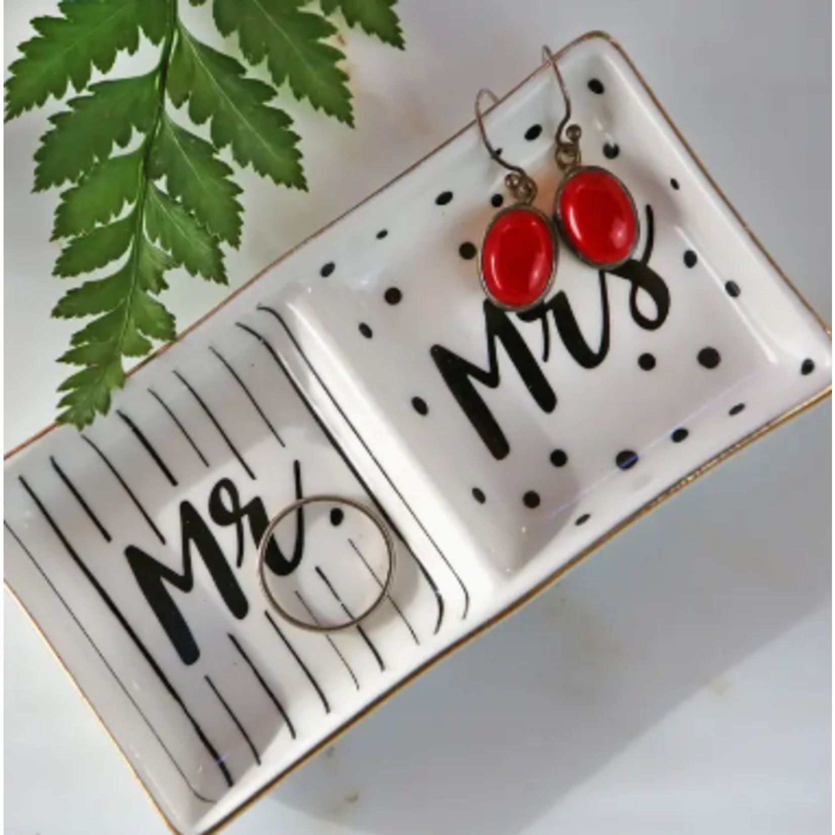 Mr and Mrs Ring Dish