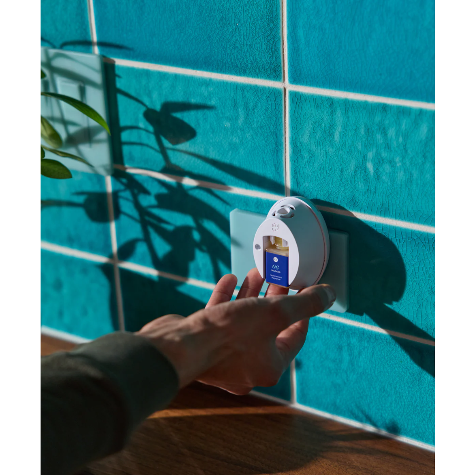 Pura Pura Mini Smart home fragrance diffuser