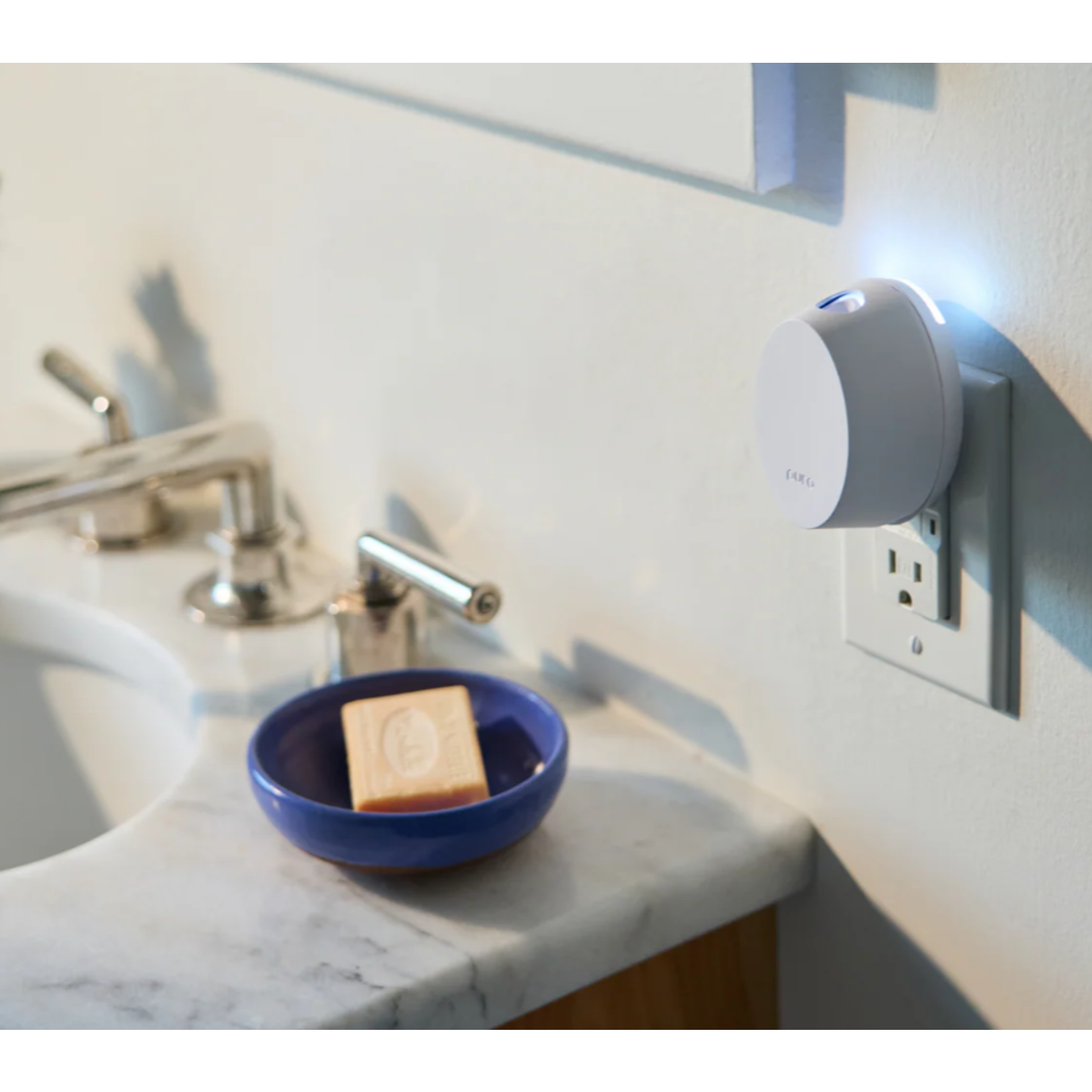 Pura Pura Mini Smart home fragrance diffuser
