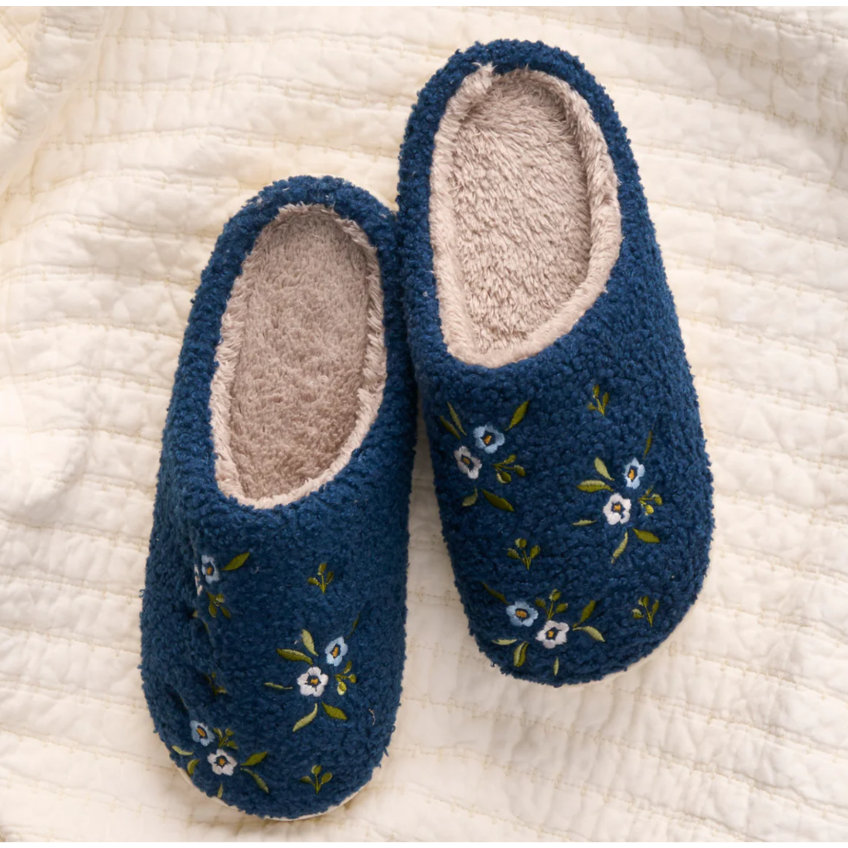 The Darling Effect Fuzzy Slippers - Dainty Floral
