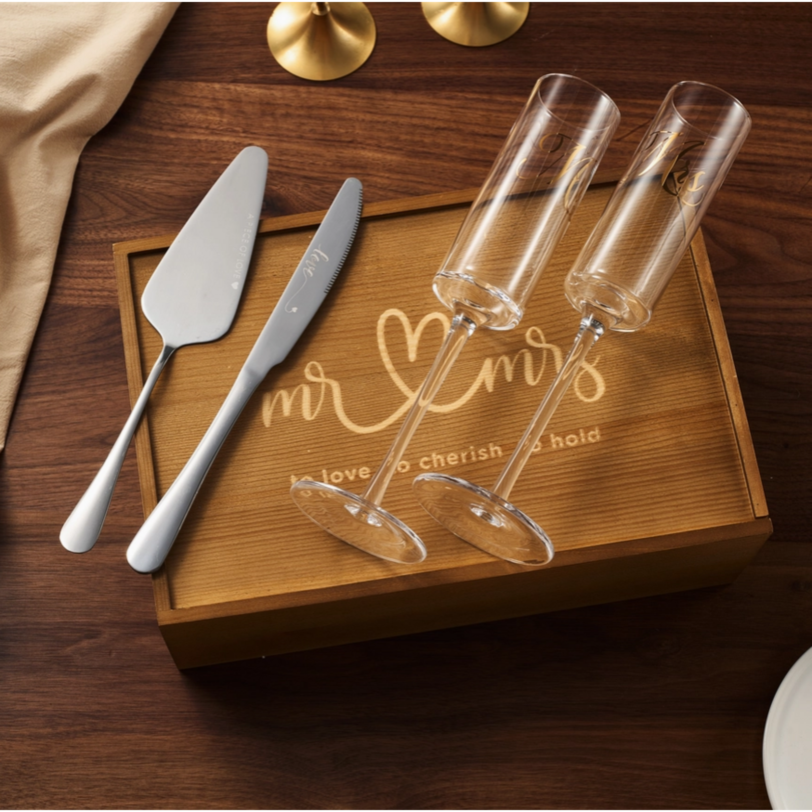 Mr & Mrs Boxed Keepsake Gift Set
