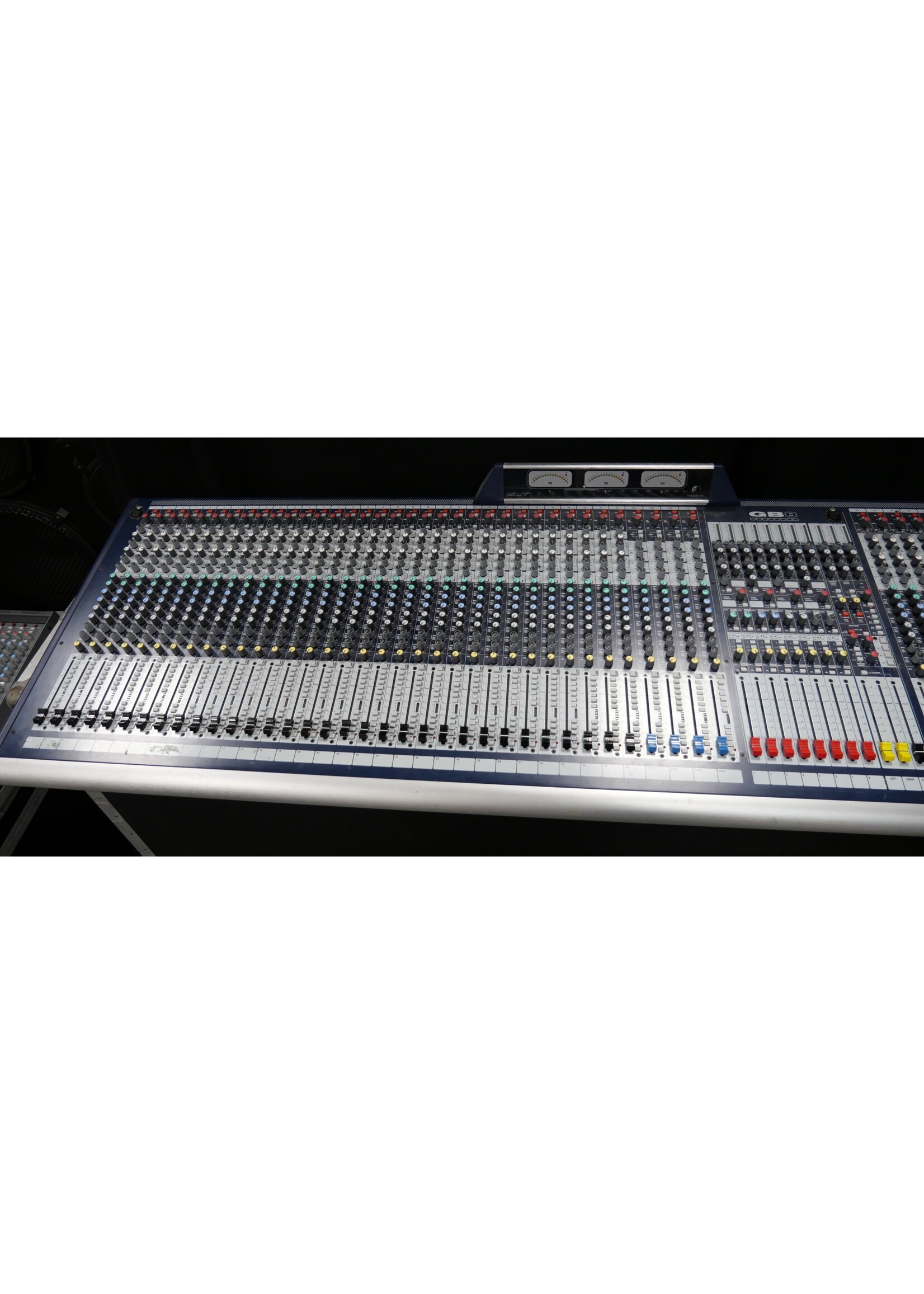 Soundcraft Soundcraft GB8 - 48 Mono, 4 Stereo Live Sound / Recording Console w/ Flight Case