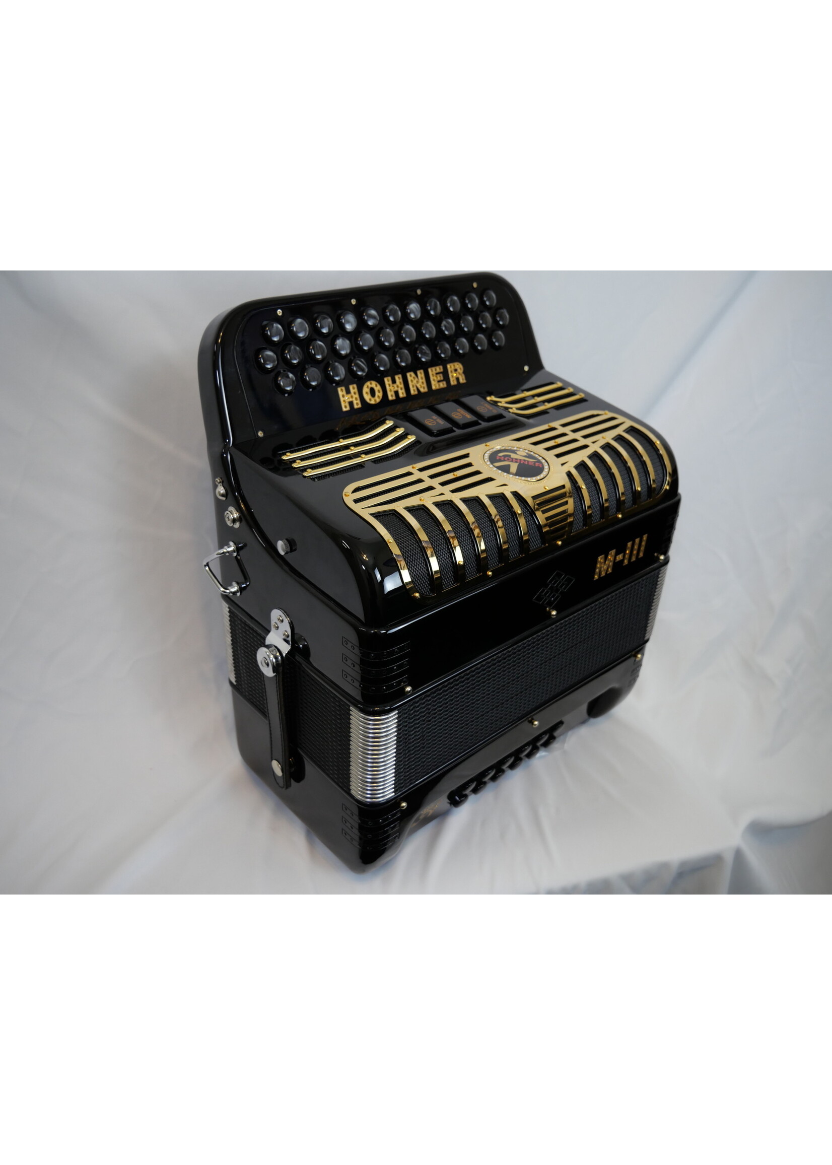 Hohner Hohner Anacleto Mark III EAD 3 Switch Compact Accordion Black Gold Grill